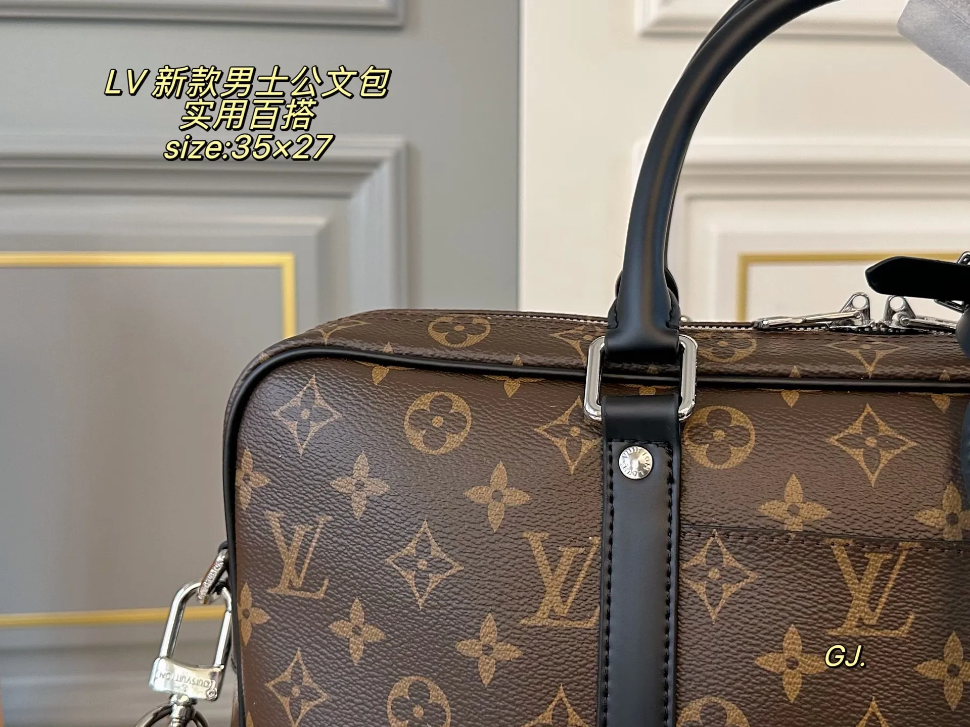 P170（无盒） size：35&times;27 LV 路易威登新款男包公文包❤️ 空间超可，🉑️容纳13寸笔记本 🉑️拆卸并可调节的肩带舒适肩背 实用又精致，各种场合都适合❗️