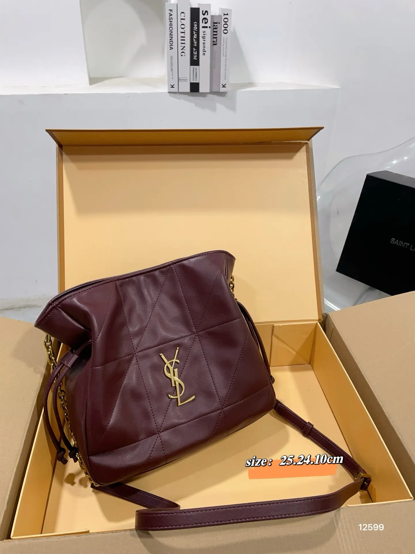 👑💰150 140💰礼盒包装 尺寸25.24cm 尺寸14.15cm 圣罗兰ysl新款福袋包托特包 托特包简约的包身 解锁时尚魅力可盐可甜 整条街最靓的女孩 12599