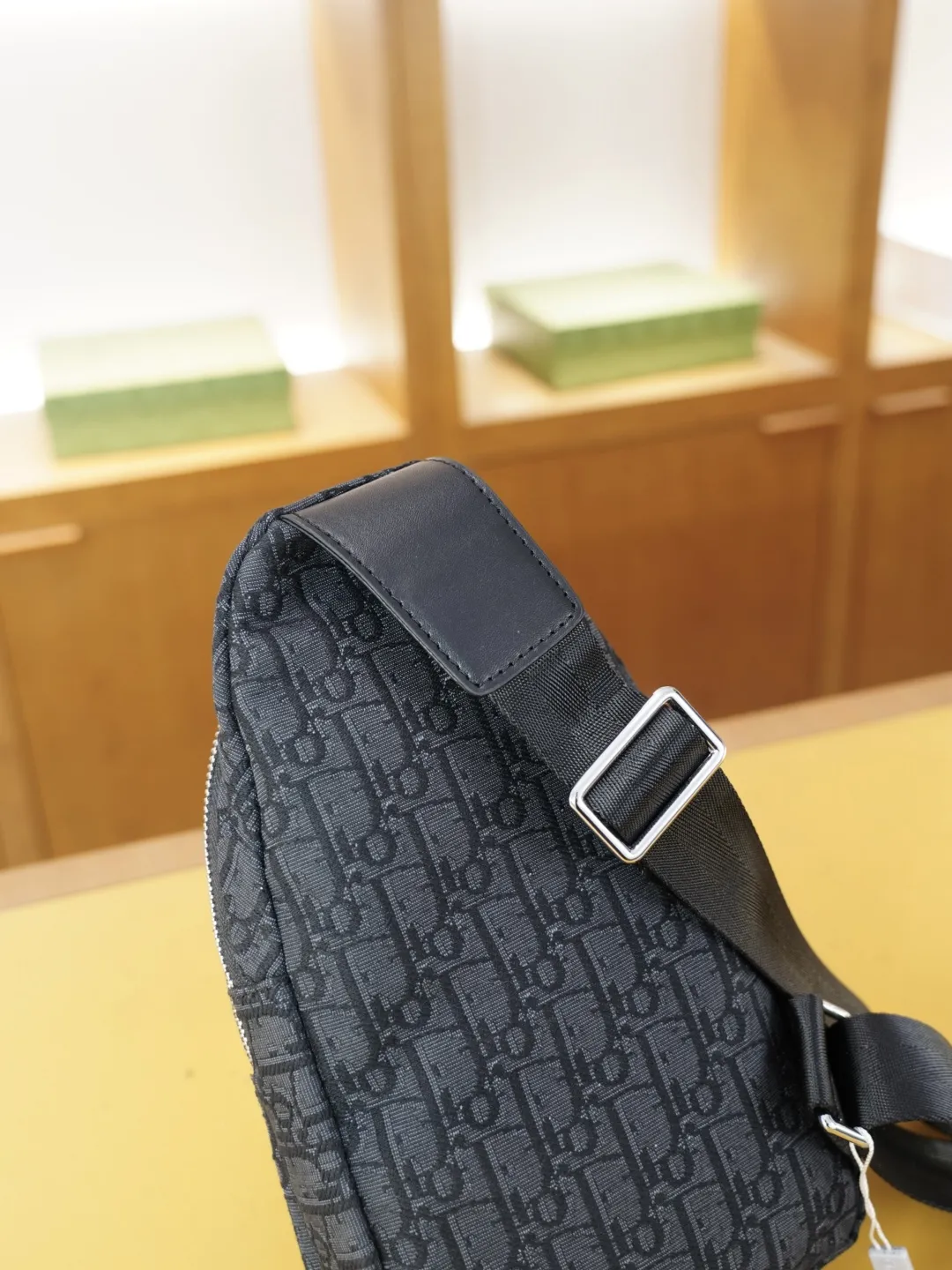 P80 🇫🇷 迪奥 官网同步 高版本 胸包 永恒不过时的标志性产品 纯原单布料 顶级五金制作 非市面普通版本 今年Dior最爱的款式 全部实拍 实用性非常高 完全不用担心穿搭【规格:17x29x5】