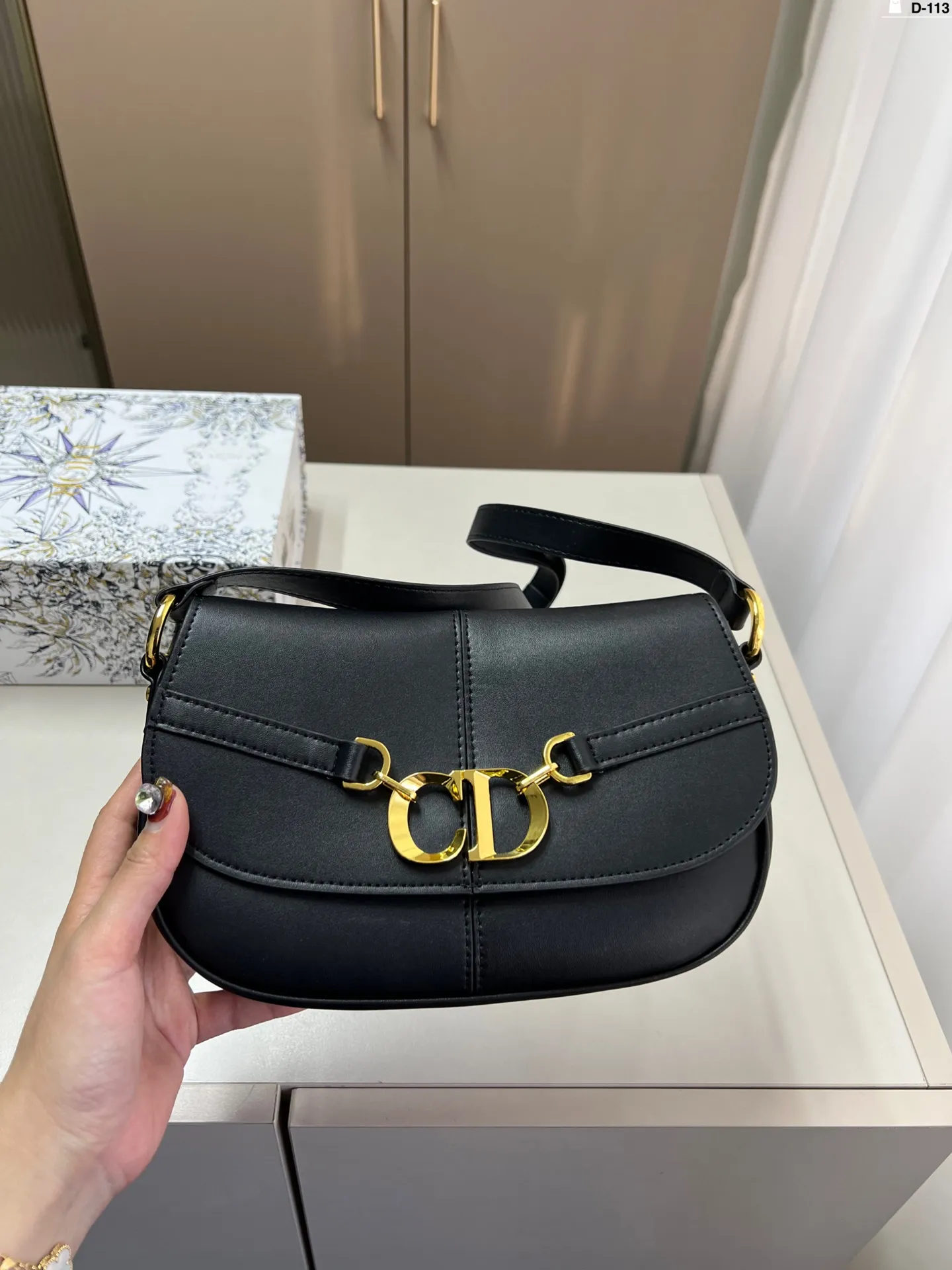 💰p130 Dior迪奥新款Besace马鞍包！ 时尚又复古哦 超级有潮流的味道！ D-113尺寸23.6.15折叠盒