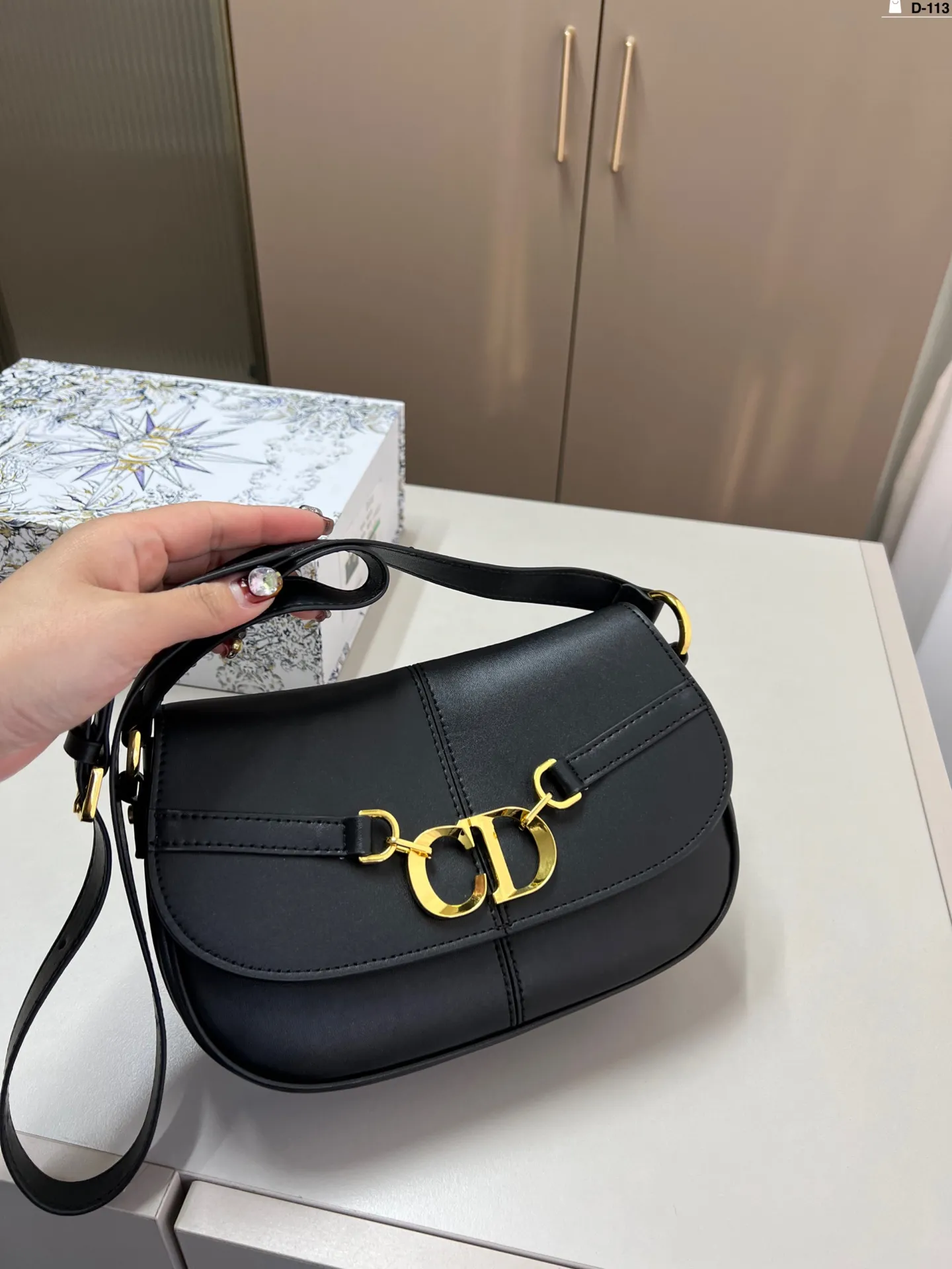 💰p130 Dior迪奥新款Besace马鞍包! 时尚又复古哦 超级有潮流的味道! D-113尺寸23.6.15折叠盒