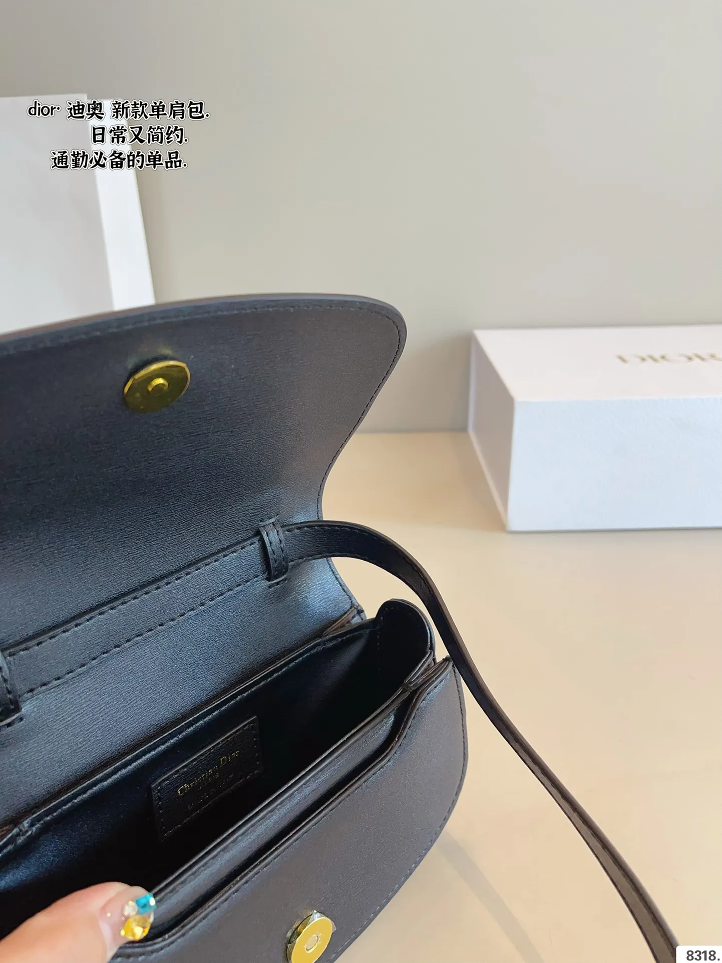 p175配礼盒🎁 迪奥 Dior Babby马鞍包 质感很高级 容量超级大也很耐用 日常出街背它回头率百分百 就是这种随性慵懒感尺寸:19*4*11cm