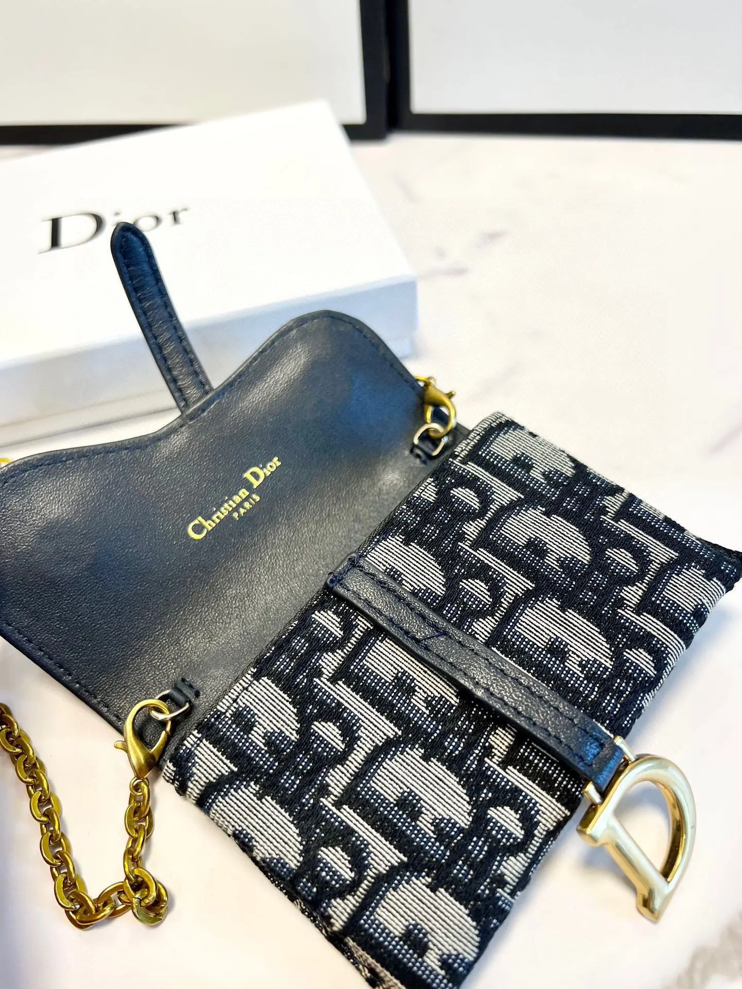 P95🎀🎀颜色 黑 灰🎀尺寸 11x10🎀迪奥🆕款♥💕进口布配小羊🐑皮质感一流👍独一无二风格,链条可拆卸超美超时尚美女必备单品🔥