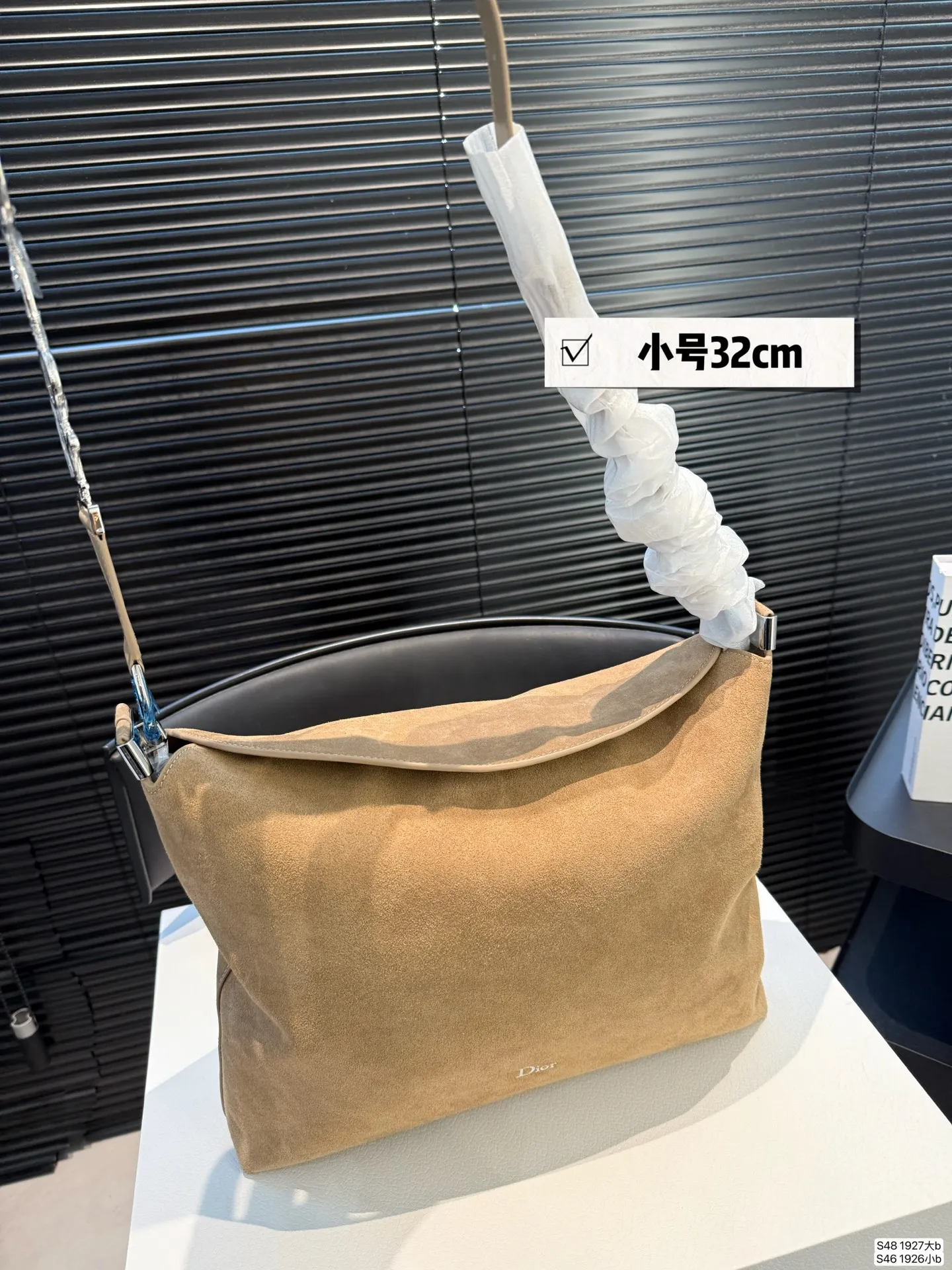 大号P290 小号P280 配盒子新款迪奥托特 闭眼都能入手的包包| 托特包 真的是闭着眼都能冲的款式！ 尺寸：大号40 29 小号32 26 货号大号1927 小号1926