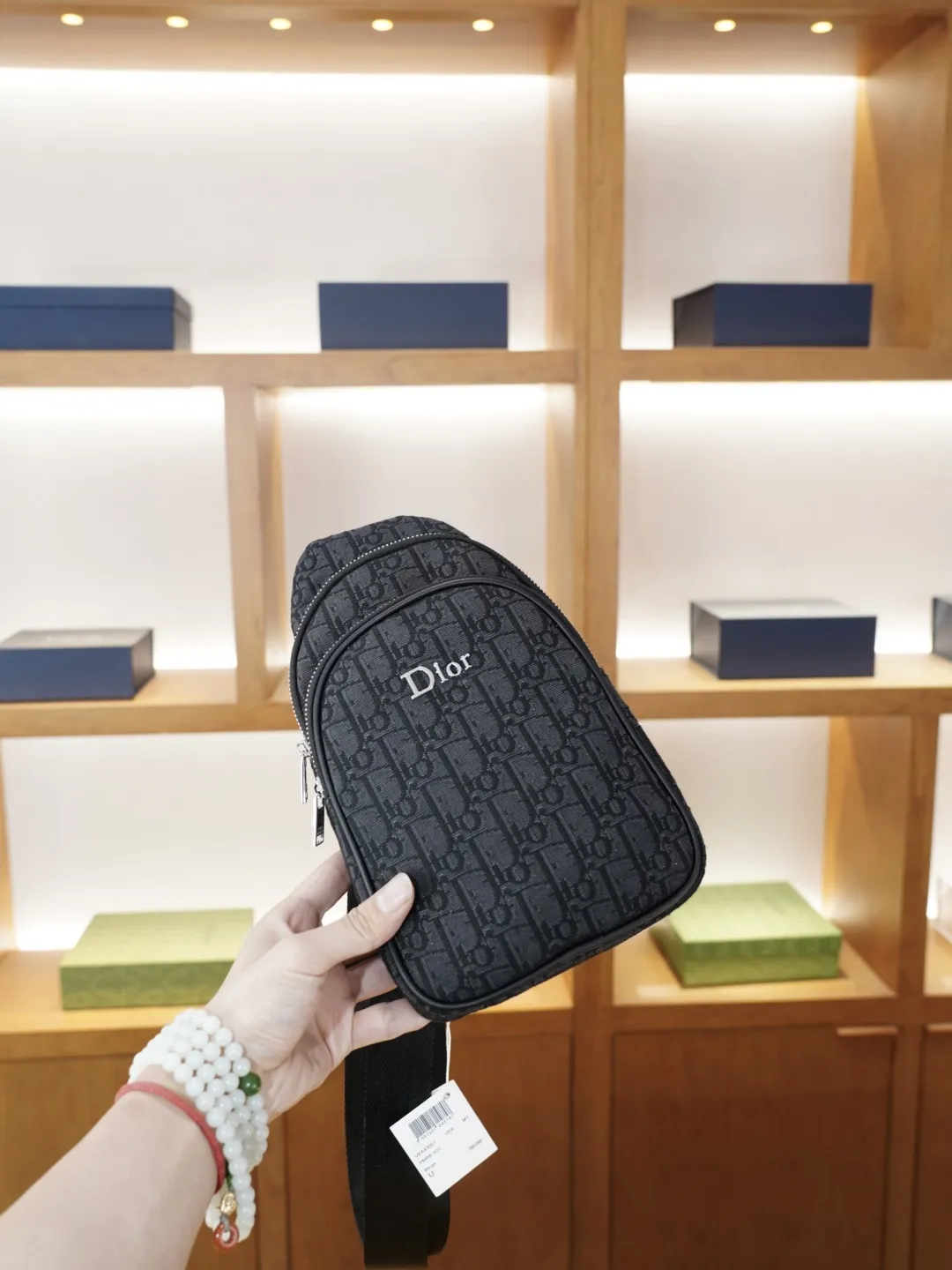 P80 🇫🇷 迪奥 官网同步 高版本 胸包 永恒不过时的标志性产品 纯原单布料 顶级五金制作 非市面普通版本 今年Dior最爱的款式 全部实拍 实用性非常高 完全不用担心穿搭【规格:17x29x5】