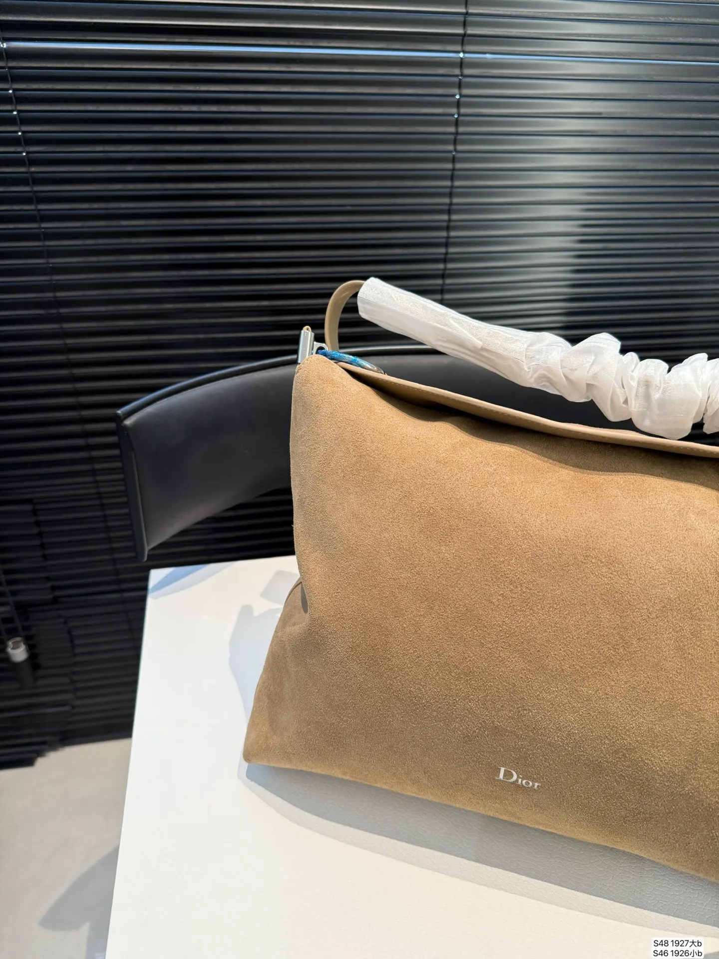 大号P290 小号P280 配盒子新款迪奥托特 闭眼都能入手的包包| 托特包 真的是闭着眼都能冲的款式！ 尺寸：大号40 29 小号32 26 货号大号1927 小号1926
