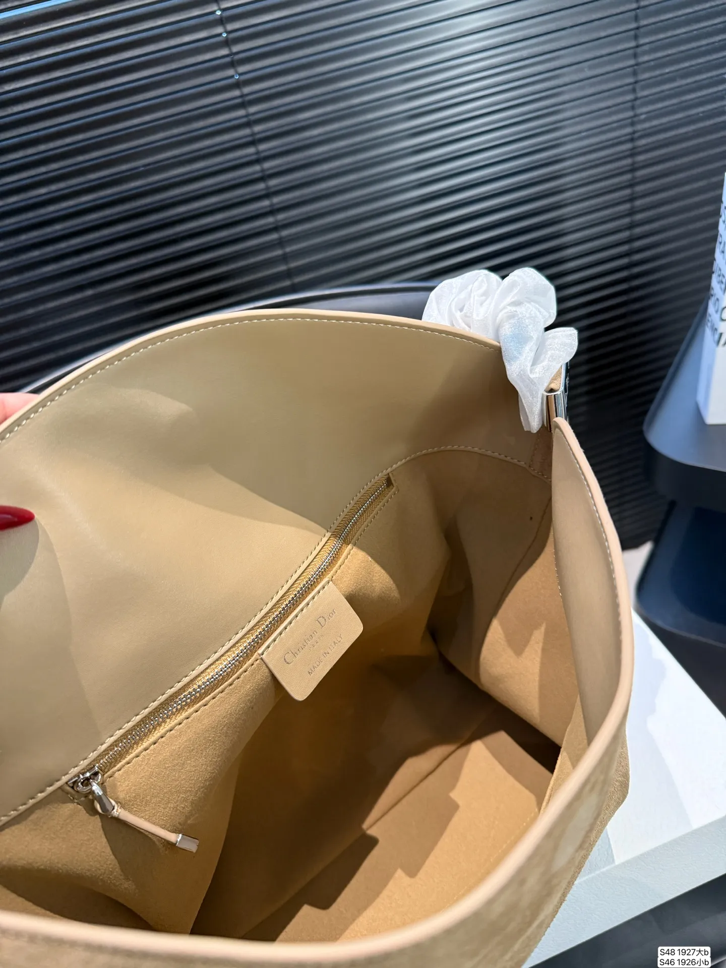 大号P290 小号P280 配盒子新款迪奥托特 闭眼都能入手的包包| 托特包 真的是闭着眼都能冲的款式！ 尺寸：大号40 29 小号32 26 货号大号1927 小号1926