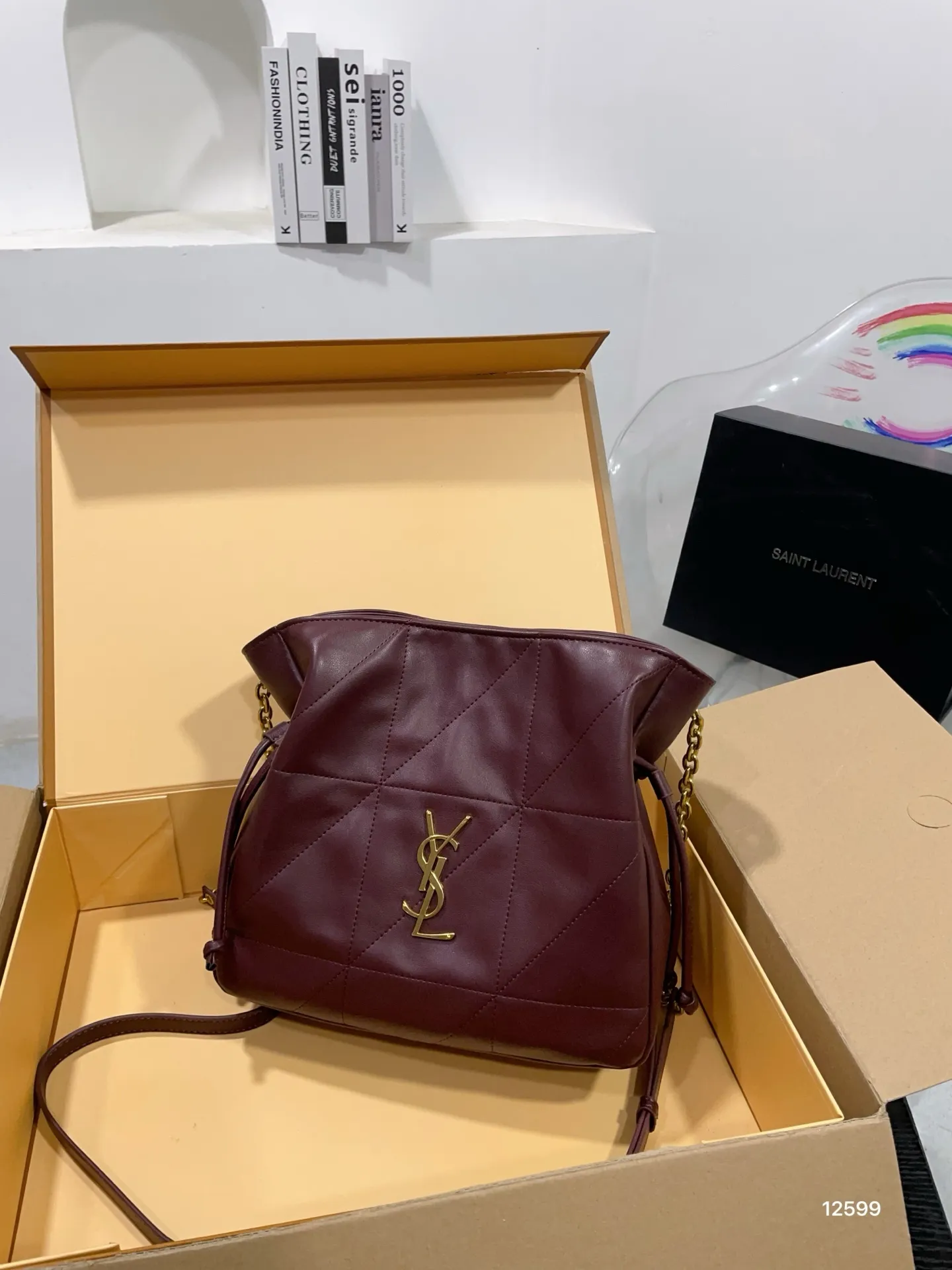 👑💰150 140💰礼盒包装 尺寸25.24cm 尺寸14.15cm 圣罗兰ysl新款福袋包托特包 托特包简约的包身 解锁时尚魅力可盐可甜 整条街最靓的女孩 12599