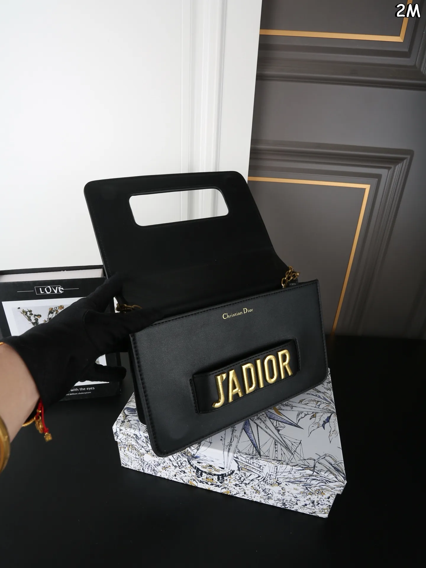 P115 天地盖 DIOR迪奥 Jadio 链条包 手包 蒙田包 Dior 还是辣么好看 Jadior还蛮好背的 链条也不勒肩膀 中性与lady的碰撞 一包两用Dior Jadio 尺寸：25&times;15