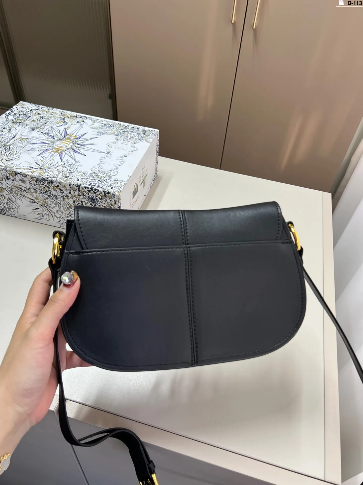 💰p130 Dior迪奥新款Besace马鞍包! 时尚又复古哦 超级有潮流的味道! D-113尺寸23.6.15折叠盒