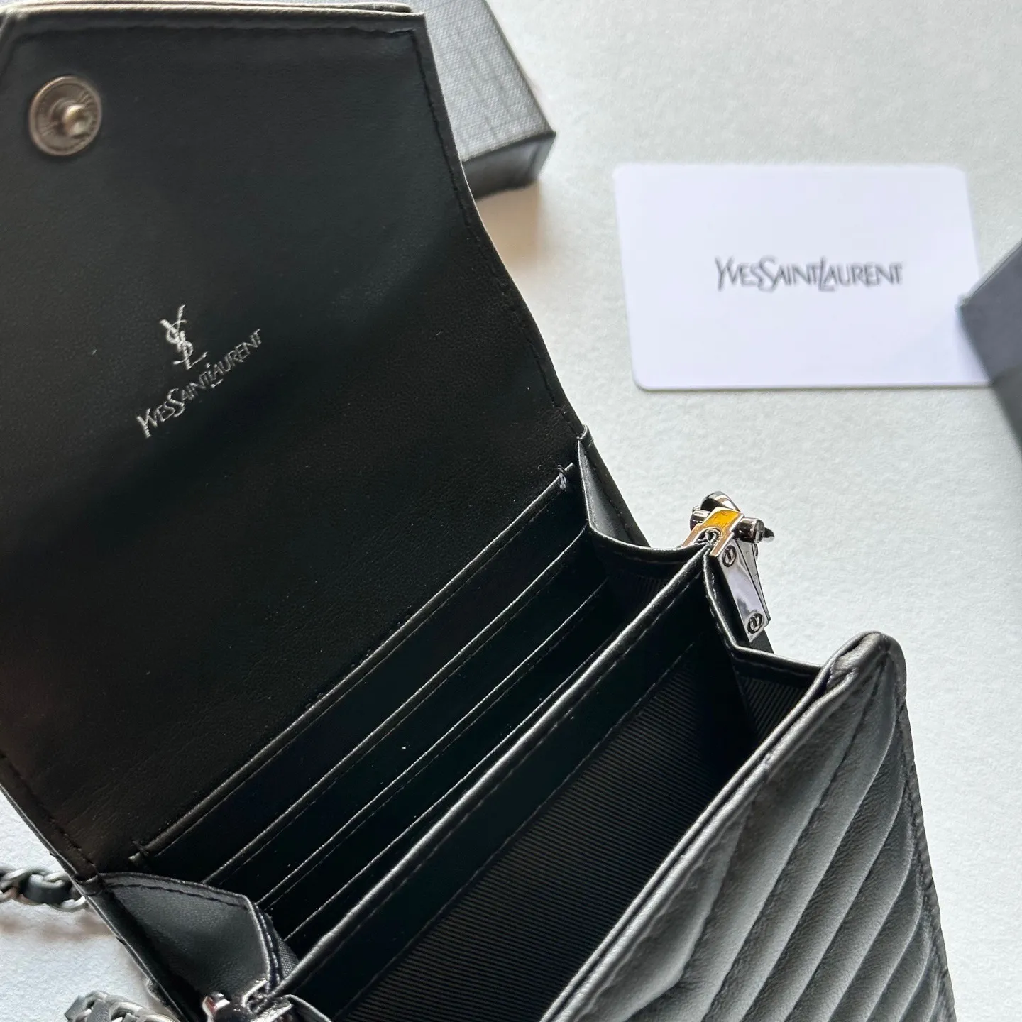 P105🎀🎀颜色 黑色🎀尺寸 18x11🎀圣罗兰多功能手机包 可肩背专柜品质羊皮绣花 海外订制五金 做工油边精湛