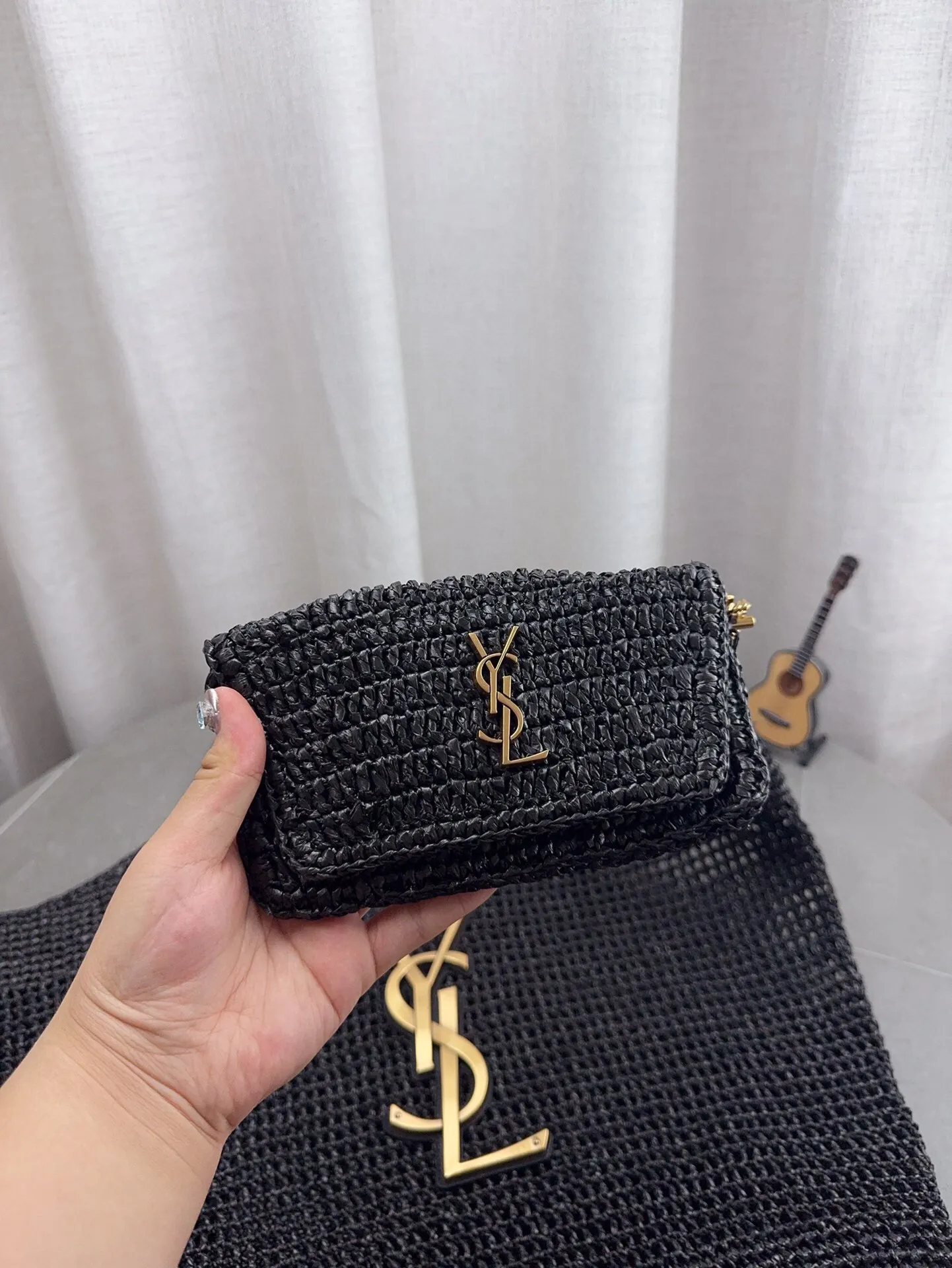 原单品质 YSL圣罗兰拉菲草编织购物袋 夏天背的包包真的太可爱了,背上一整个慵懒风 夏季沙滩腋下包 旅行拍照真的很nice哦 每个小仙女夏季都应有一个草编购物袋菜篮子 包包哦 尺寸40*39cm p295