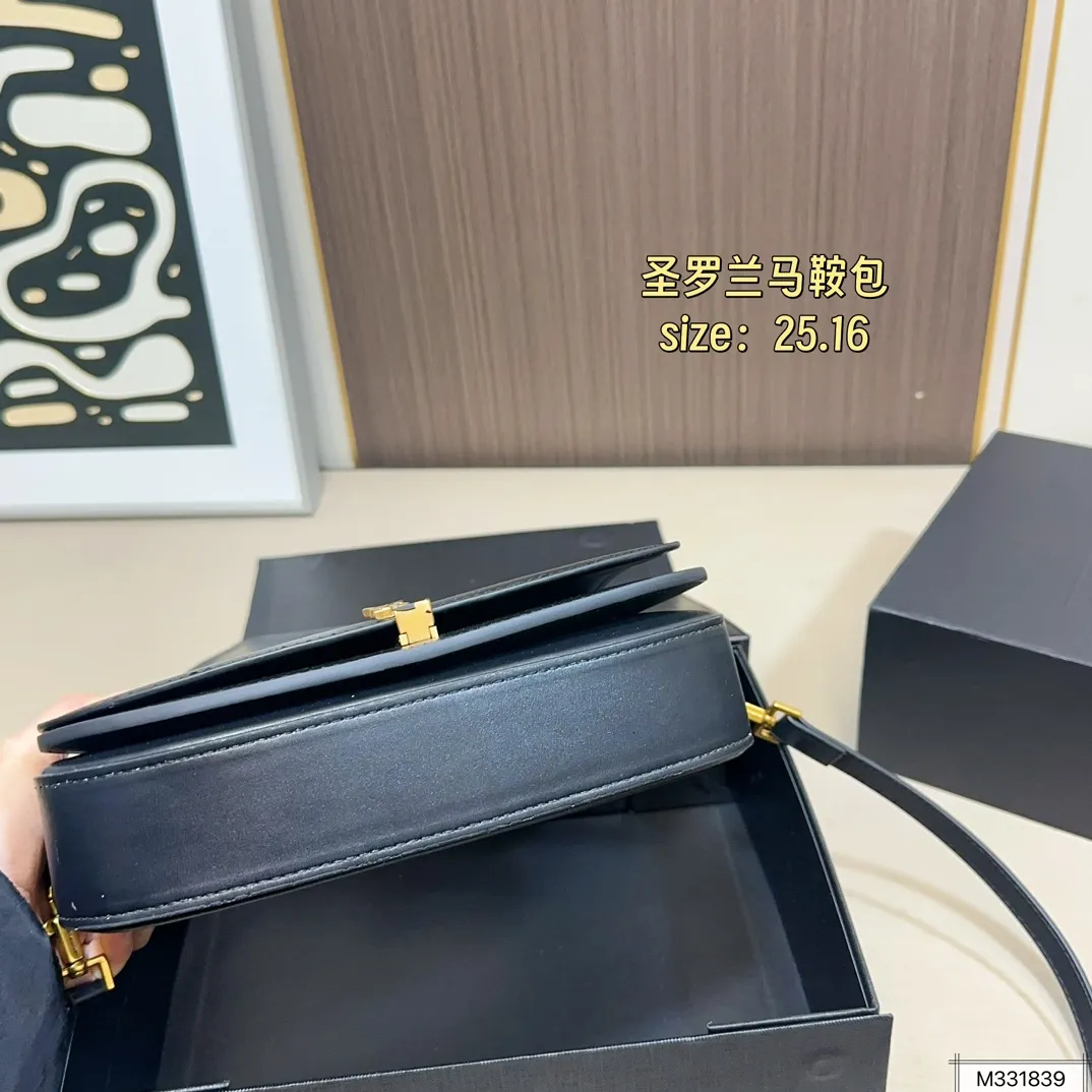 💰155 折叠盒 尺寸25.16 圣罗兰最新款马鞍包Voltaire 超chic的 尽显极致的圣罗兰ysl超级百搭哦！