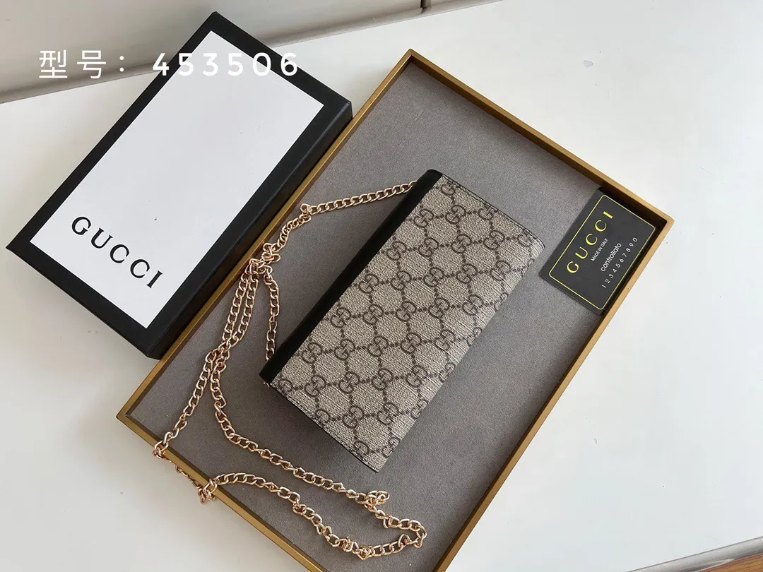 P105🎀GUCCl 453506🎀颜色 黑 🎀尺寸 19*10.5*3.5 🎀GUCCl专柜同步，可肩背专柜品质顶级进口牛皮 海外订制钥匙扣五金 做工油边精湛！