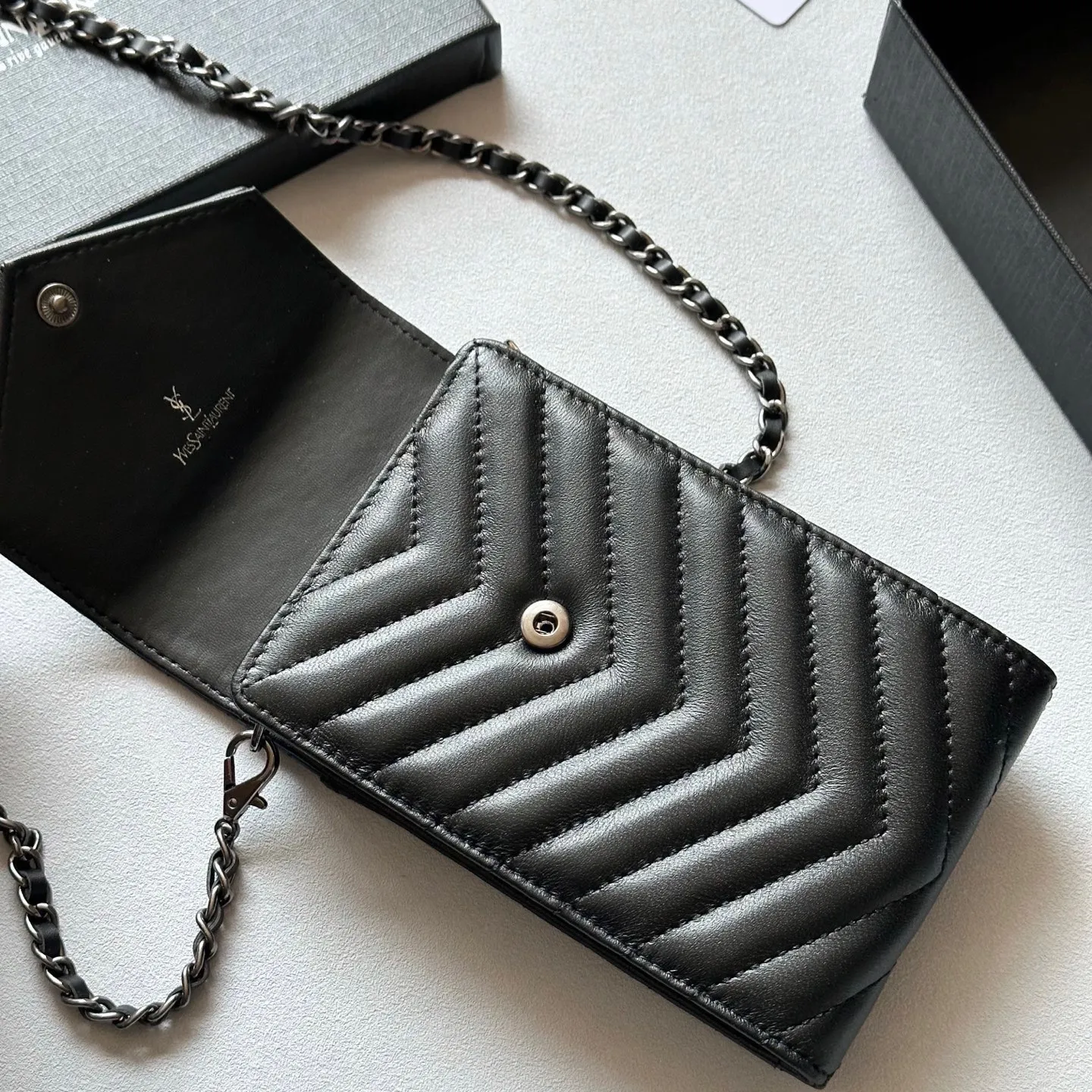 P105🎀🎀颜色 黑色🎀尺寸 18x11🎀圣罗兰多功能手机包 可肩背专柜品质羊皮绣花 海外订制五金 做工油边精湛