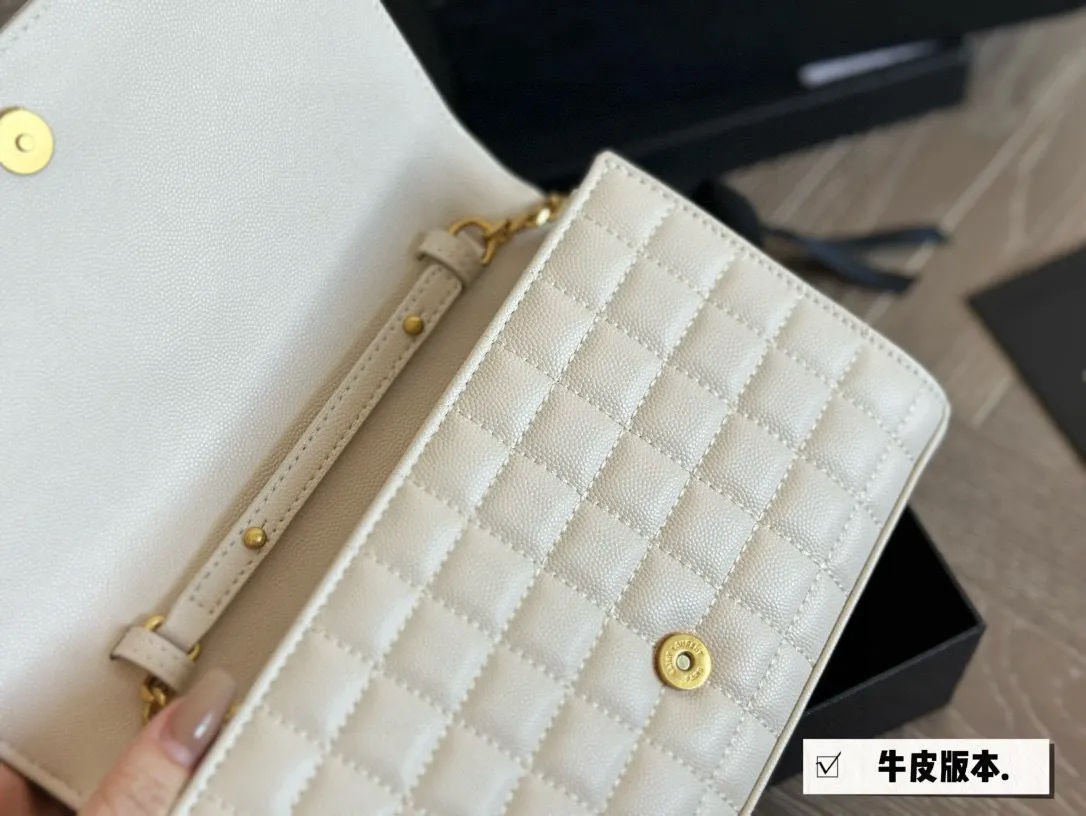 💰160 牛皮配盒 size：23*13cm 圣罗兰YSL鱼子酱信封包 cassandre 信封包 经典包包推荐哦！ 手拿 肩背都好看哦 超精致 细节完美！