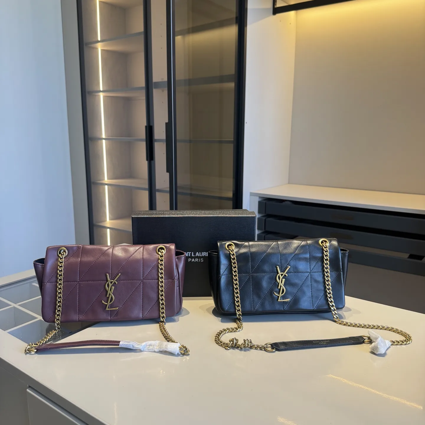 🅿️135✅新品推荐🔜 🔥YSL圣罗兰爆款jamie小号通勤包👍古力娜扎同款！链条包！大容量～非常实用[呲牙]走到哪都是回头率👍众多明星追捧的单品哦！超级有范儿！采用原版牛皮🐂五金都是原版材质哦！质感特别好👍品质堪比正品！上身效果超棒！🎁原版礼盒包装（size：25*14*6）