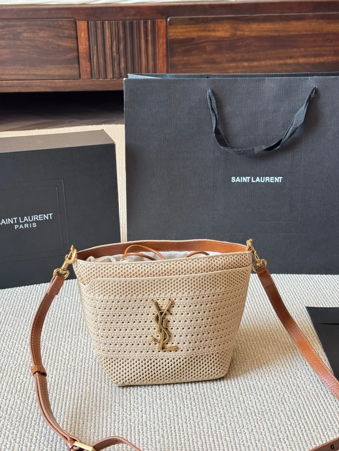 p205 YSL Oxalis拉菲草编织包 圣罗兰 YSL 草编托特包 夏天必备拉菲草单品 清清爽爽 简约时尚 通勤日常皆可的百搭神器 尺寸 13 15cm