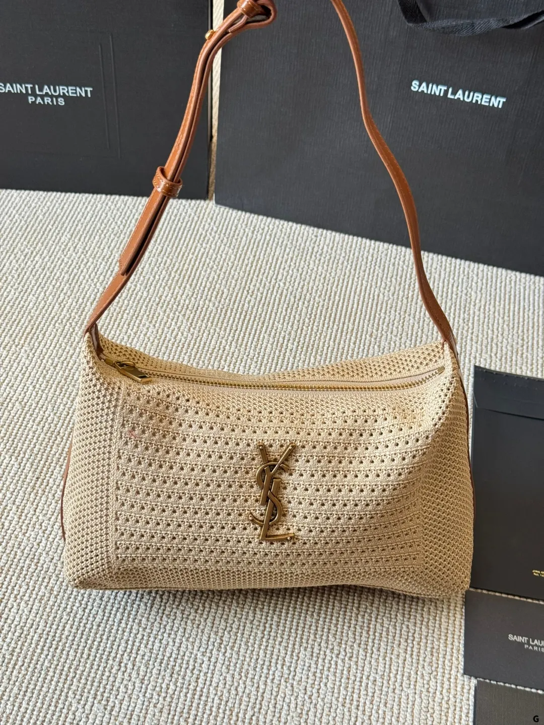 p205 YSL Oxalis拉菲草编织包 圣罗兰 YSL 草编托特包 夏天必备拉菲草单品 清清爽爽 简约时尚 通勤日常皆可的百搭神器 尺寸25 15cm