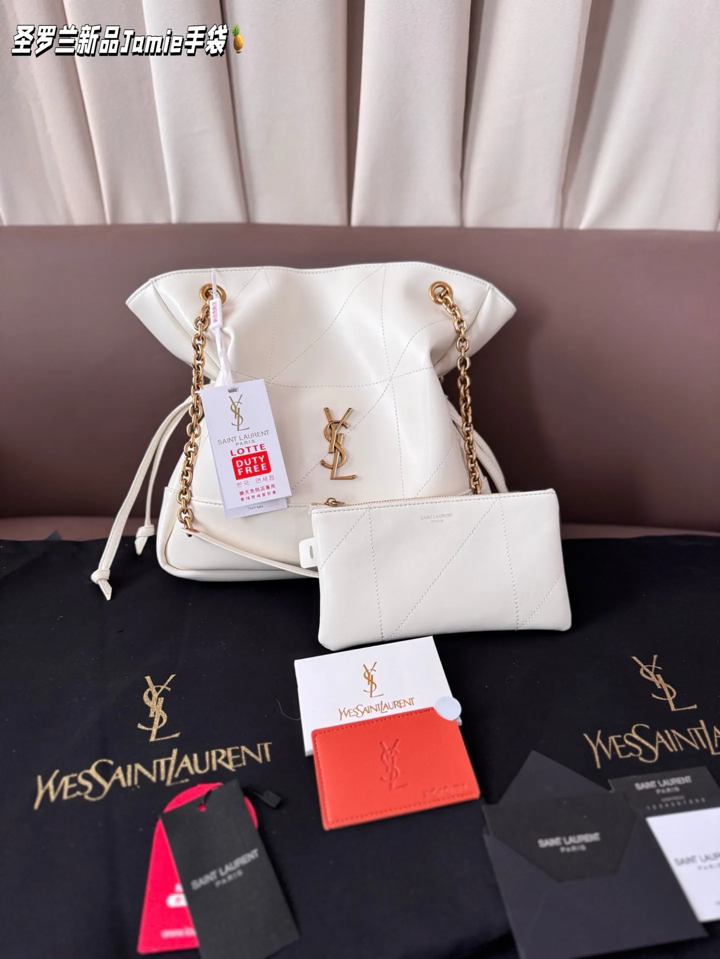 小P205 配盒子 圣罗兰新品Jamie手袋,松弛有度的时尚,YSL新品Jamie大号手袋,手袋的精致设计,不仅能够完美收纳你的日常所需,更是一种生活态度的展现。松弛有度,既不失优雅,又充满个性。尺寸 小25*27