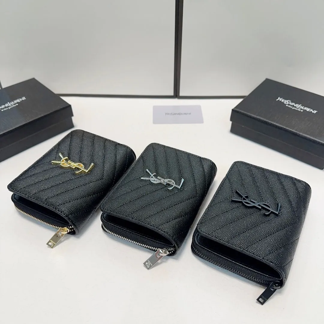 P90🎀🎀颜色 黑金 黑银 黑黑🎀尺寸 10x9🎀圣罗兰爆款牛皮小钱包🔥款式经典做工精细耐磨耐用手感极佳❤️原版内阁卡钞分离