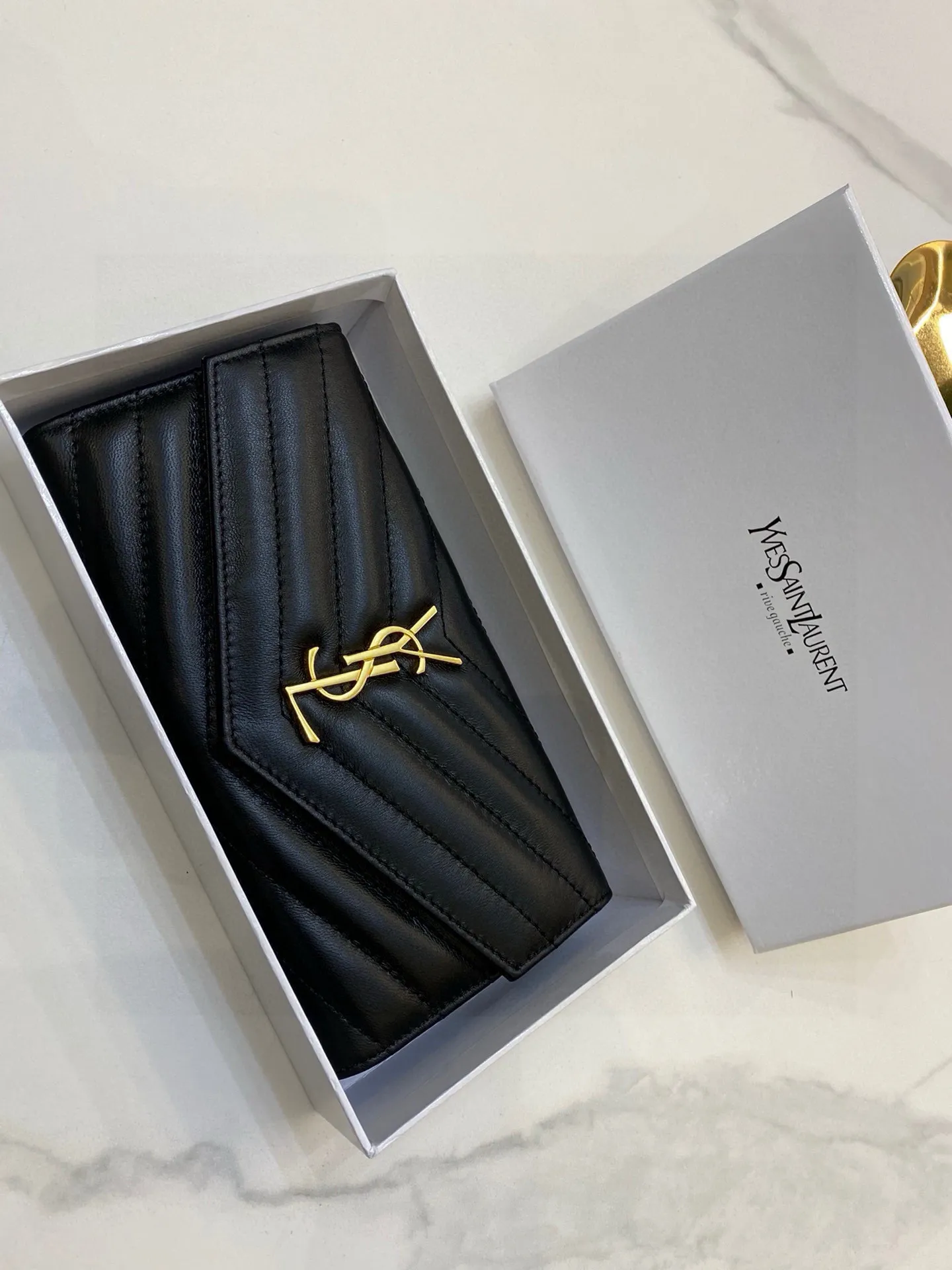 📢📢📢p100 3851 圣罗兰 专柜🔥爆款 女士钱包 两折款 💕顶级羊皮 1:1原单品质 简单百搭 大容量 💕超级美哦 💥 19 10