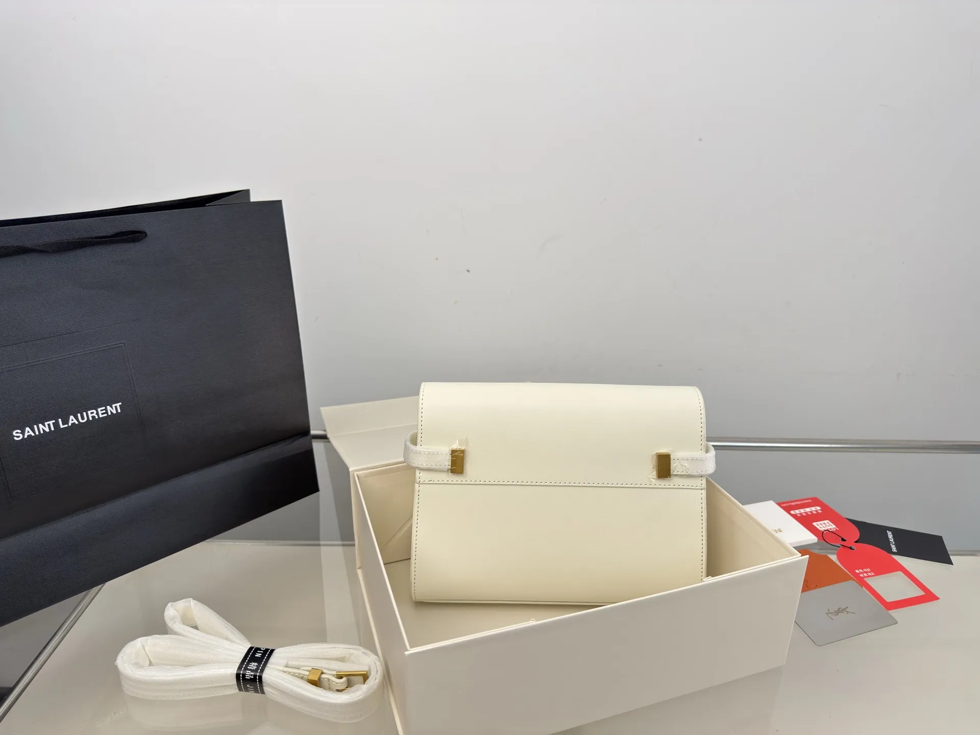 （飞机盒折叠盒⚠️）p195 圣罗兰 曼哈顿单肩包 又酷又飒低调的奢华 可盐可甜 极致美感 绝美女孩就是你 尺寸:24.17cm