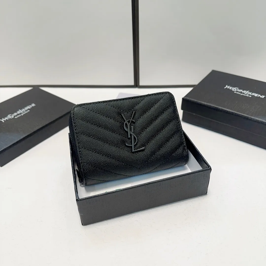 P90🎀🎀颜色 黑金 黑银 黑黑🎀尺寸 10x9🎀圣罗兰爆款牛皮小钱包🔥款式经典做工精细耐磨耐用手感极佳❤️原版内阁卡钞分离