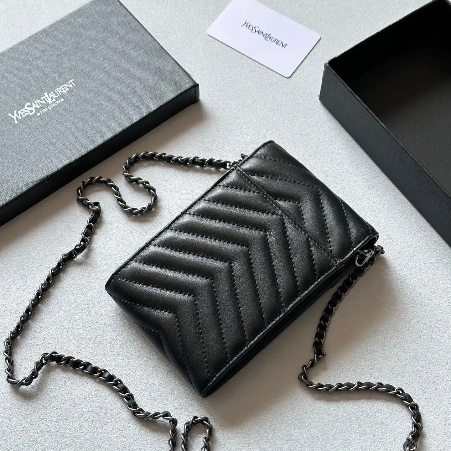 P105🎀🎀颜色 黑色🎀尺寸 18x11🎀圣罗兰多功能手机包 可肩背专柜品质羊皮绣花 海外订制五金 做工油边精湛