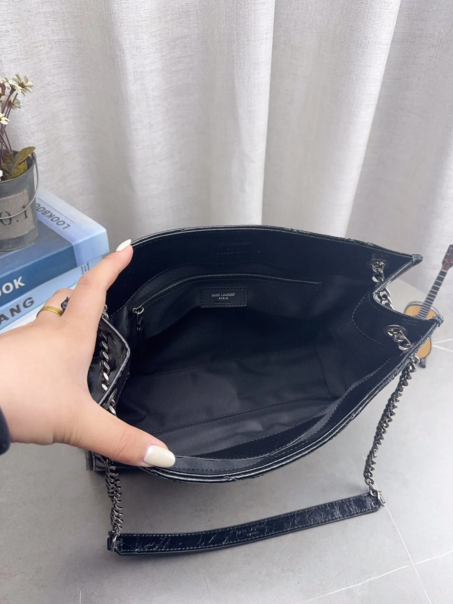 配折叠飞机礼盒 圣罗兰YSL托特包特别满意通勤包 心动一万次了！！超超超级王炸的一只通勤大包。尺寸33*26cm p195