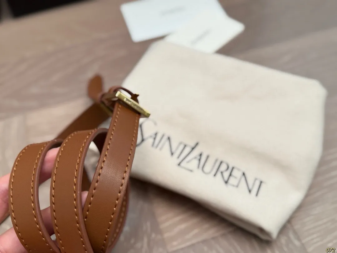 &yen;250配皮折叠盒 圣罗兰YSL草编托特包 满满的夏日氛围感 复古优雅 满满的高级感 大小适中 容量感人 尺寸22 22