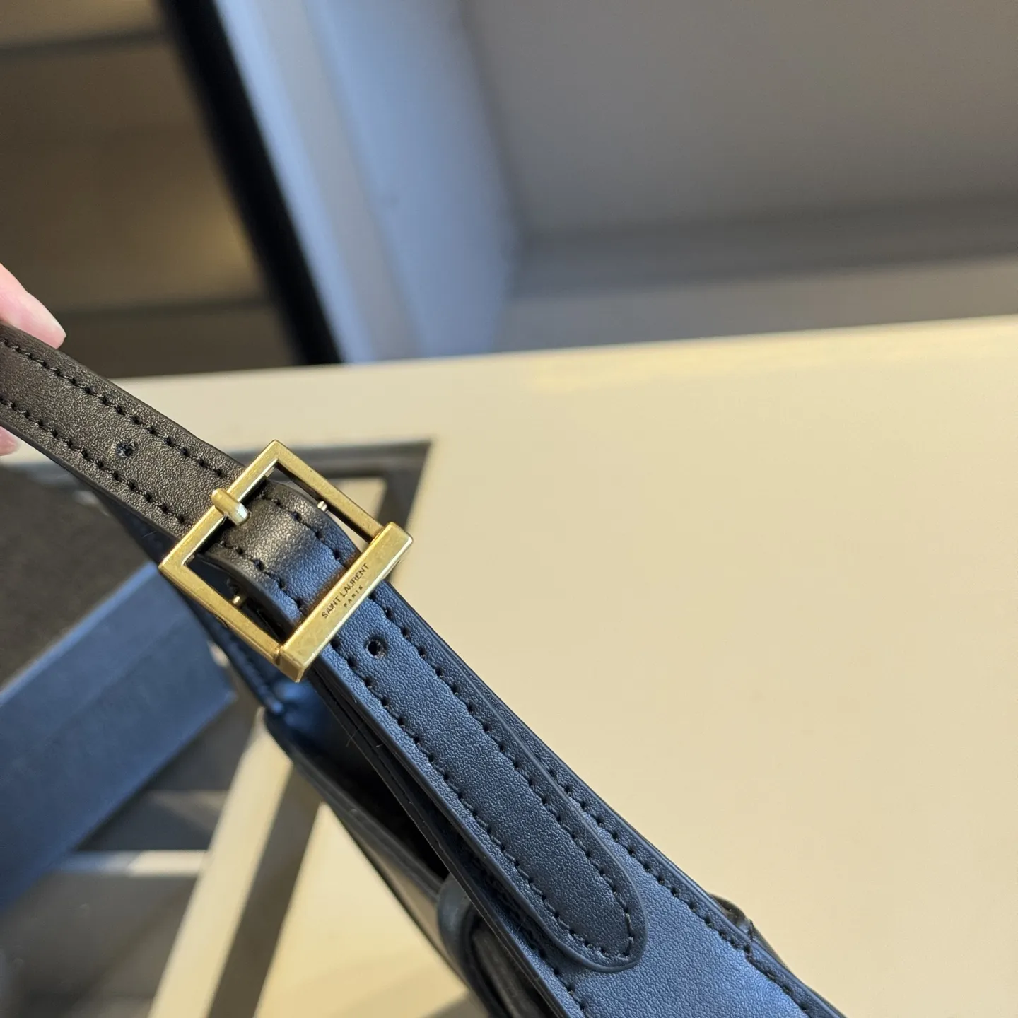 🅿️135✅新品推荐🔜 升级版🔥YSL圣罗兰专柜爆款hobo腋下包!明星同款!到哪都是回头率👍专柜同款哦!品质堪比正品!进口牛皮面料🐂外出轻便实用!原版顶级五金!🎁原版礼盒包装(size:24*15*6)