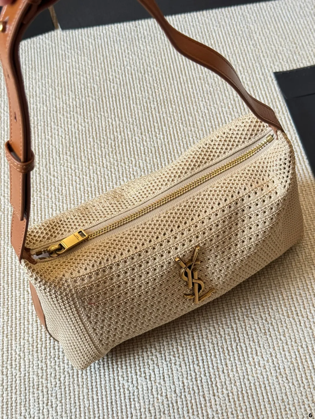 p205 YSL Oxalis拉菲草编织包 圣罗兰 YSL 草编托特包 夏天必备拉菲草单品 清清爽爽 简约时尚 通勤日常皆可的百搭神器 尺寸25 15cm