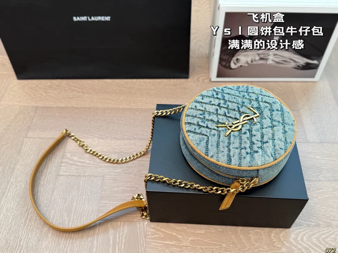 &yen;140飞机盒 Ysl 圣罗兰 圆饼包牛仔包 满满的设计感 非常知性优雅 超级高级的时尚单品 实物绝对惊艳到你 尺寸17 17