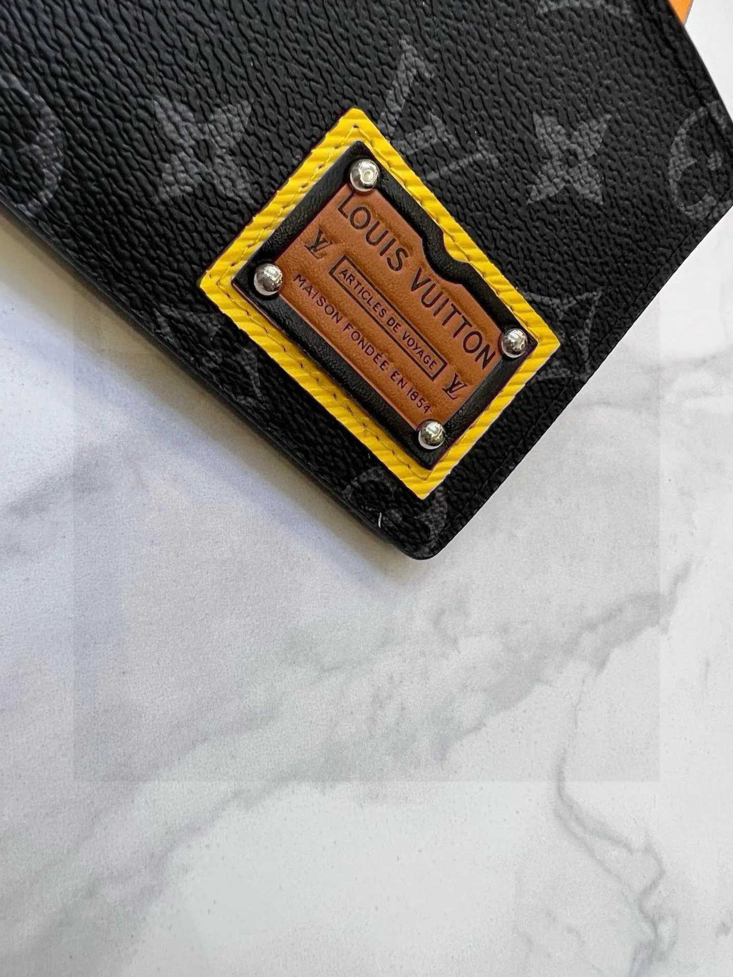 📢📢📢 p85 L家 专柜经典款男士钱包 西服夹 💕原版pvc 1:1质量 简单百搭 永不过时款p85