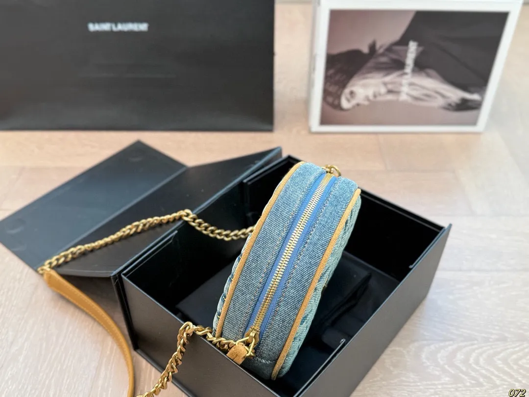 ¥140飞机盒 Ysl 圣罗兰 圆饼包牛仔包 满满的设计感 非常知性优雅 超级高级的时尚单品 实物绝对惊艳到你 尺寸17 17