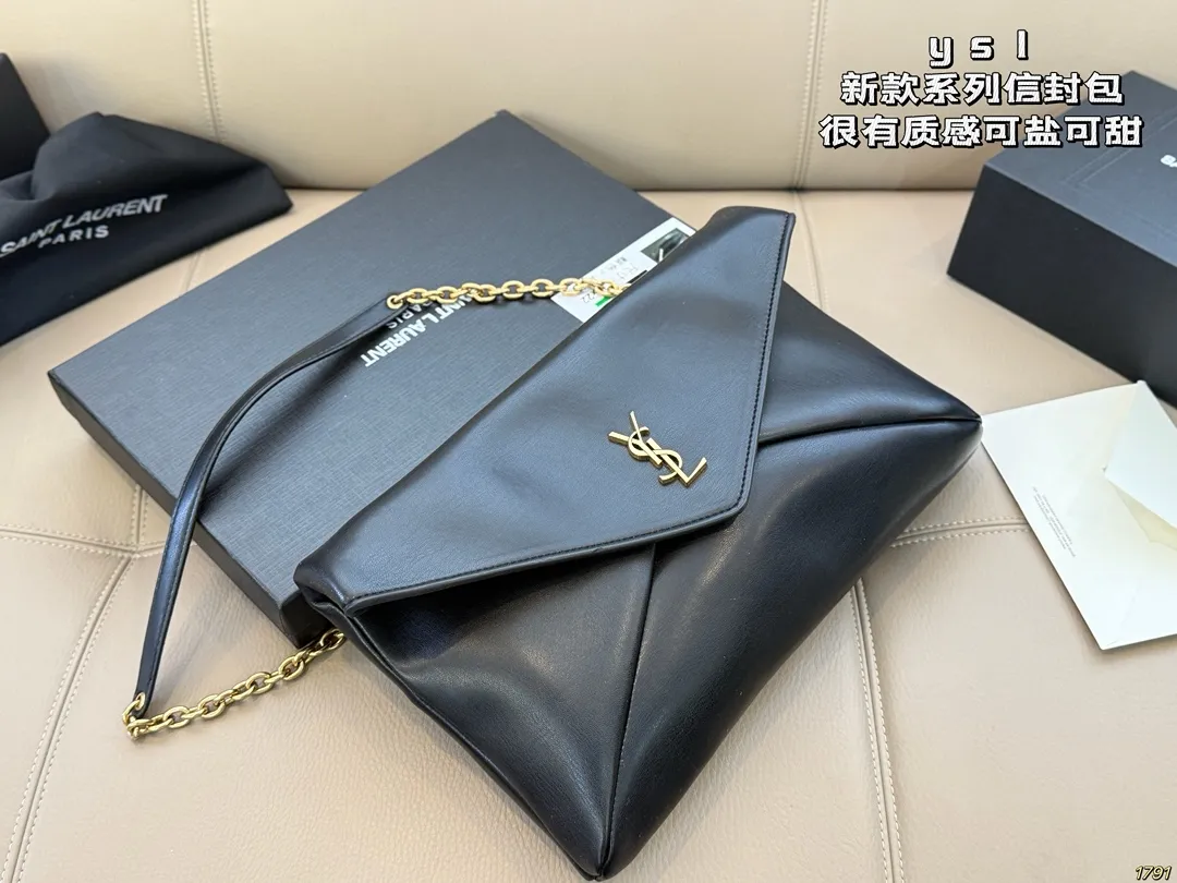 ¥150配盒 圣罗兰 信封包 YSL 绵密的手感,轻便的包包 很有质感 可盐可甜 上身绝美 无可比拟 是每个追求漂亮的女孩必入单品 尺寸33 20