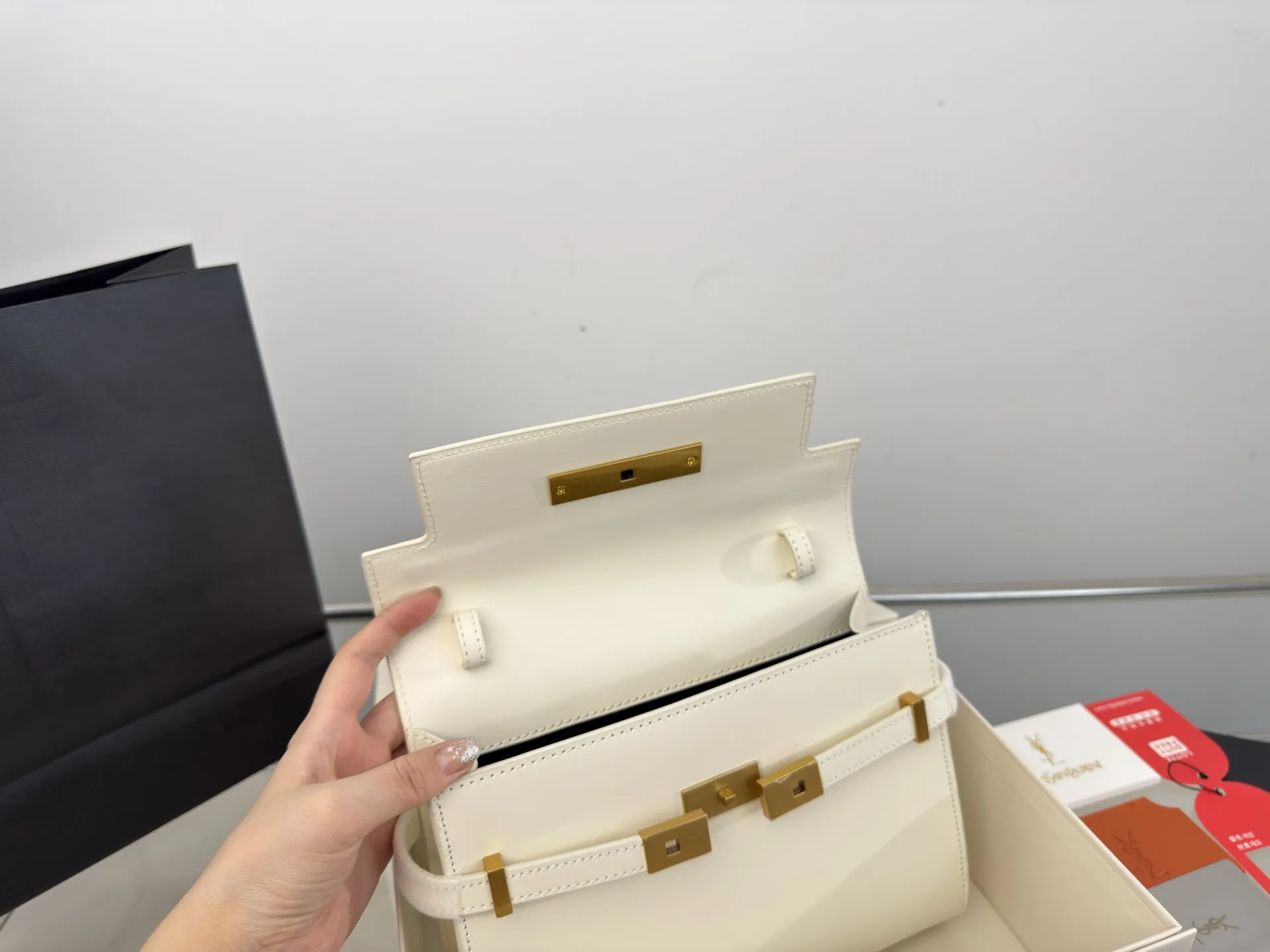 (飞机盒折叠盒⚠️)p195 圣罗兰 曼哈顿单肩包 又酷又飒低调的奢华 可盐可甜 极致美感 绝美女孩就是你 尺寸:24.17cm