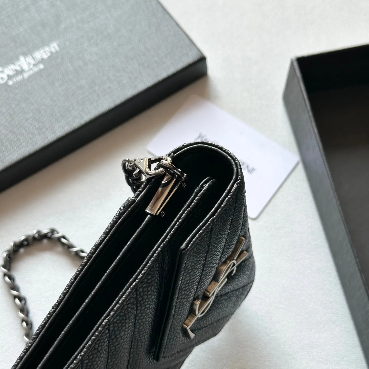 P105🎀🎀颜色 黑色🎀尺寸 18x11🎀圣罗兰多功能手机包 可肩背专柜品质羊皮绣花 海外订制五金 做工油边精湛