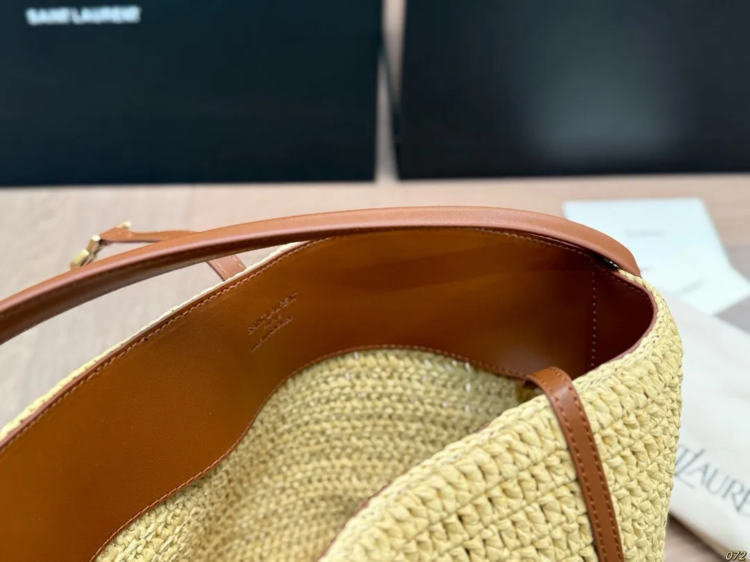 ¥250配皮折叠盒 圣罗兰YSL草编托特包 满满的夏日氛围感 复古优雅 满满的高级感 大小适中 容量感人 尺寸22 22