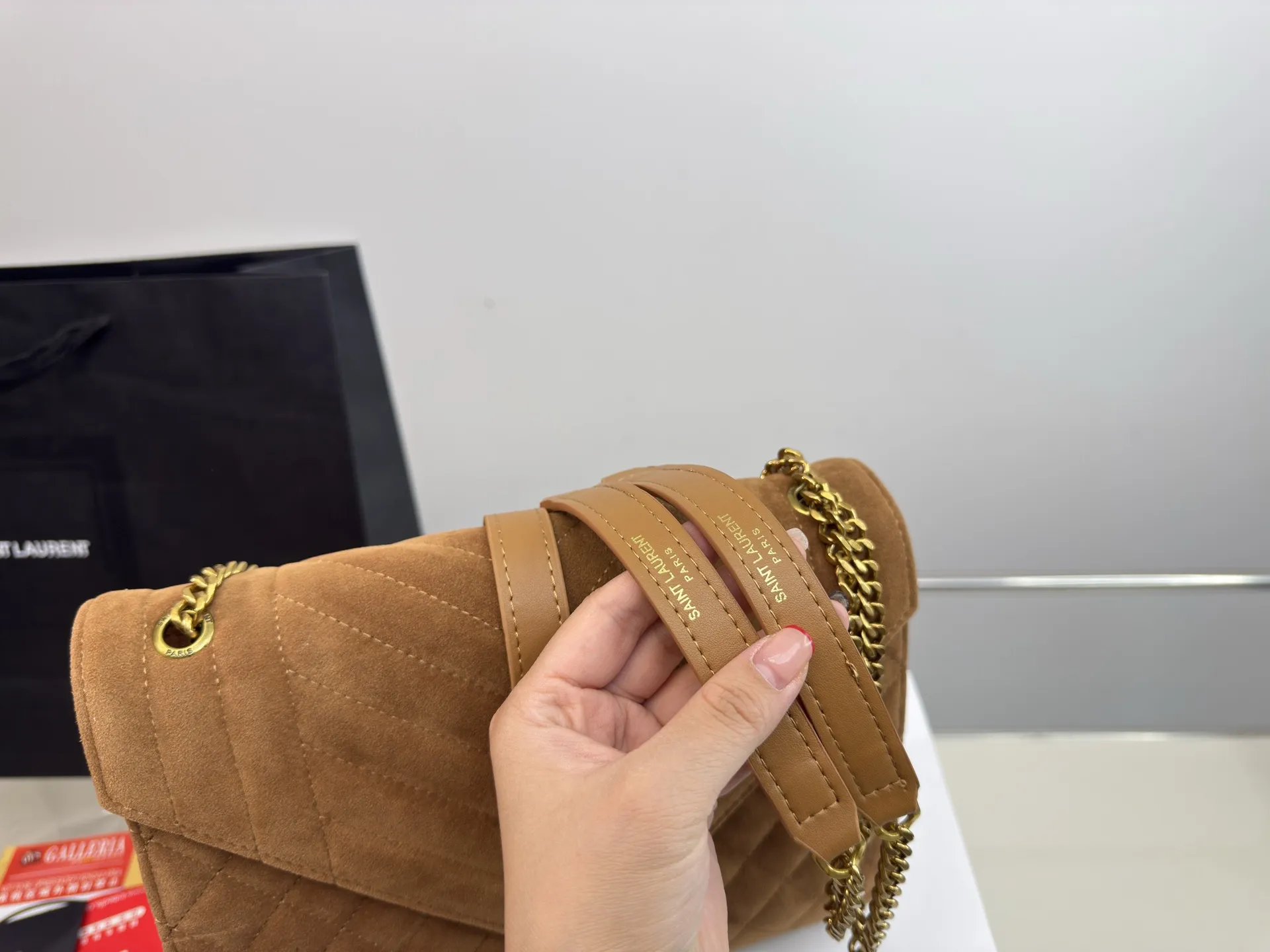 (飞机盒折叠盒⚠️)p165 圣罗兰YSL信封包 Lenvelope 信封包 经典包包推荐哦! 特别适合秋天的一款哦亲! size:24*17cm 立即抢购👉