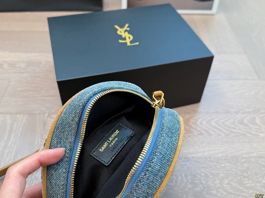 ¥140飞机盒 Ysl 圣罗兰 圆饼包牛仔包 满满的设计感 非常知性优雅 超级高级的时尚单品 实物绝对惊艳到你 尺寸17 17