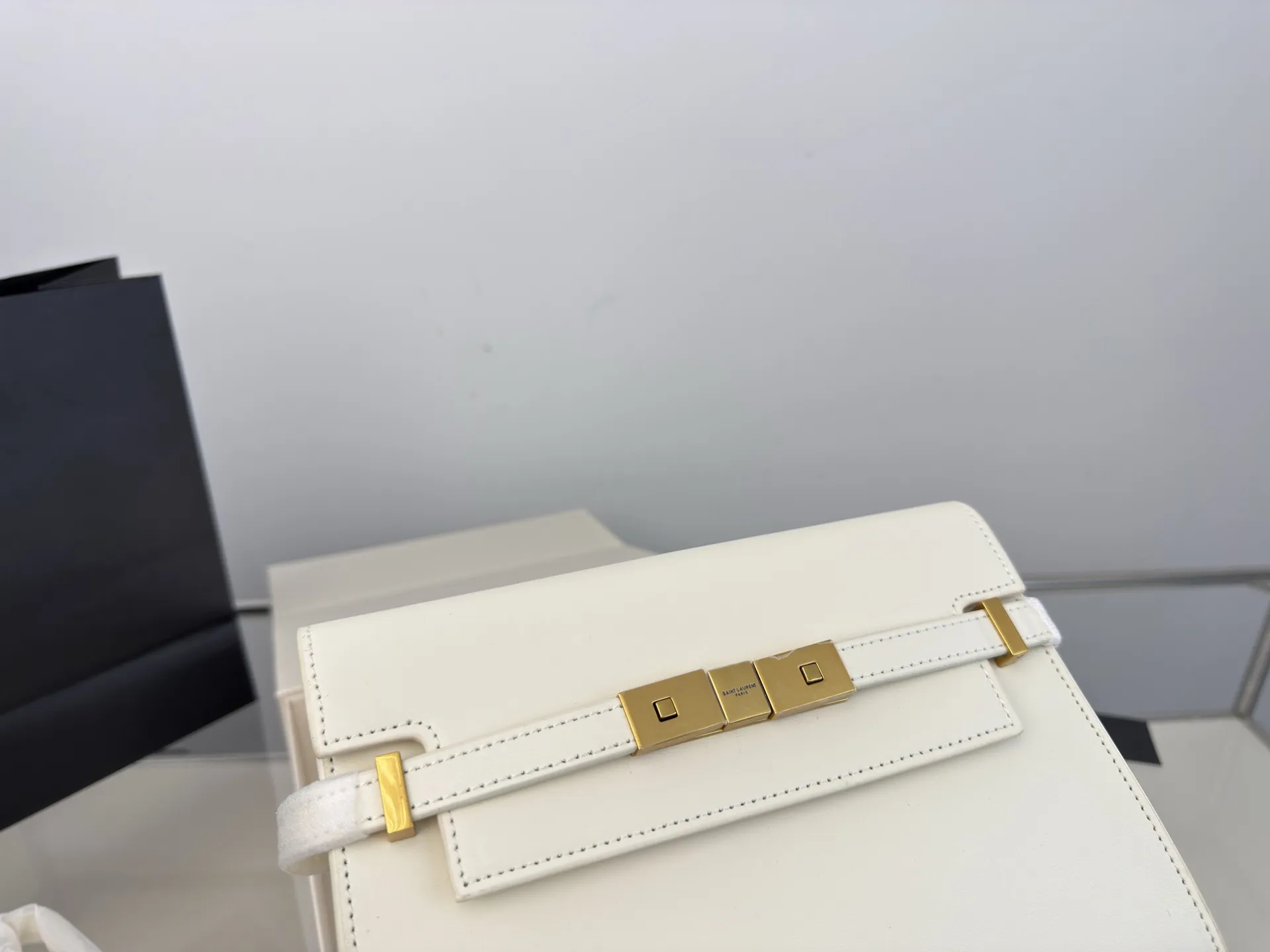 (飞机盒折叠盒⚠️)p195 圣罗兰 曼哈顿单肩包 又酷又飒低调的奢华 可盐可甜 极致美感 绝美女孩就是你 尺寸:24.17cm