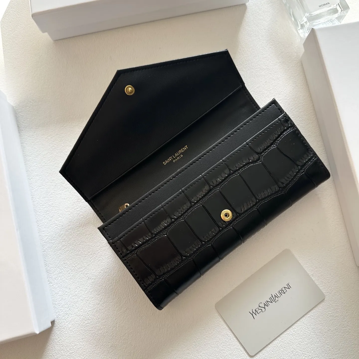 P95🎀🎀颜色 黑 土黄 红🎀尺寸 19x10🎀圣罗兰🆕款♥️钱包💕进口小牛皮压花质感一流👍独一无二风格,实用内阁超美超时尚美女必备单品🔥