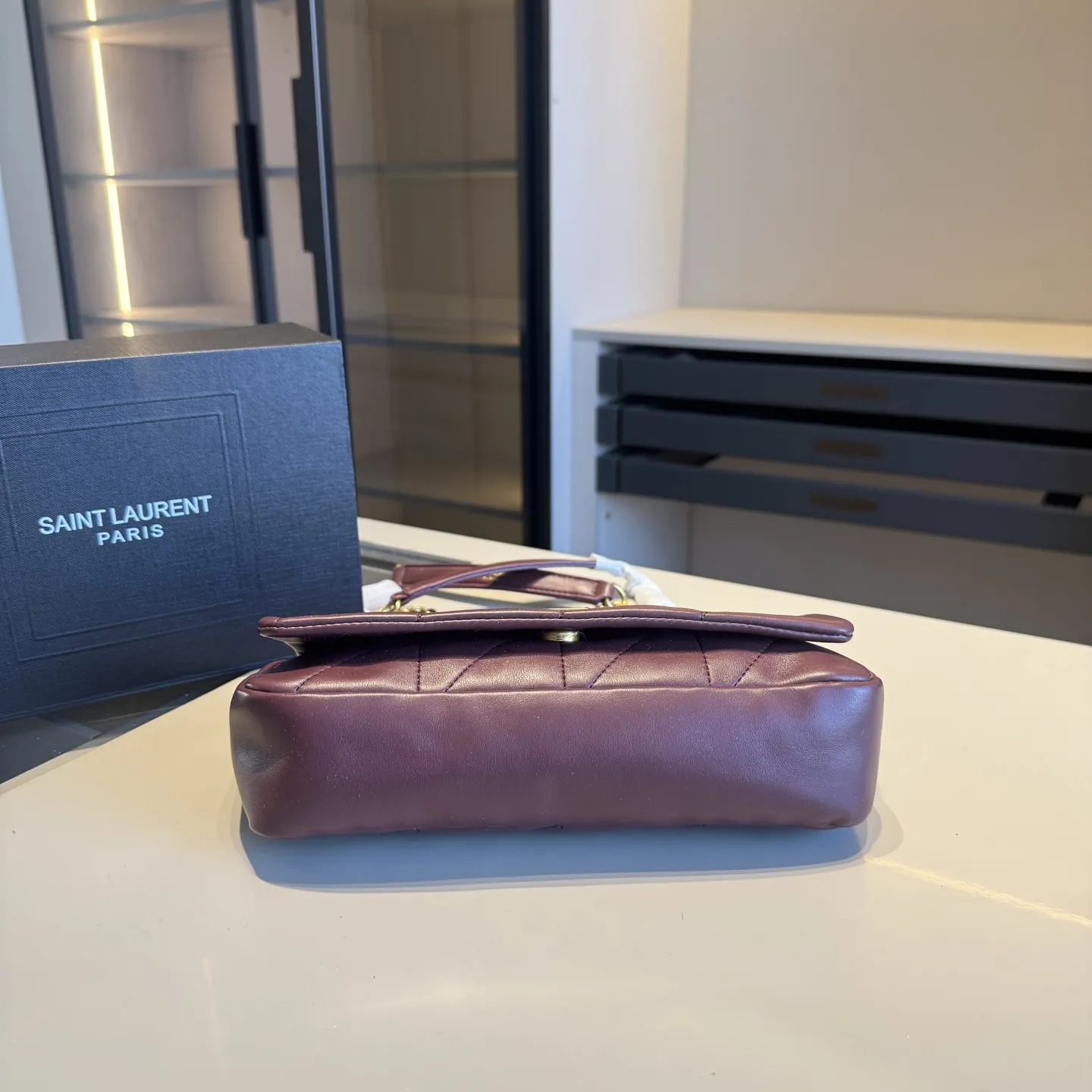 🅿️135✅新品推荐🔜 🔥YSL圣罗兰爆款jamie小号通勤包👍古力娜扎同款！链条包！大容量～非常实用[呲牙]走到哪都是回头率👍众多明星追捧的单品哦！超级有范儿！采用原版牛皮🐂五金都是原版材质哦！质感特别好👍品质堪比正品！上身效果超棒！🎁原版礼盒包装（size：25*14*6）