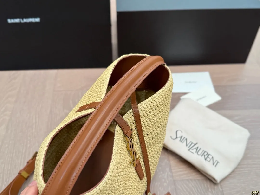 &yen;250配皮折叠盒 圣罗兰YSL草编托特包 满满的夏日氛围感 复古优雅 满满的高级感 大小适中 容量感人 尺寸22 22