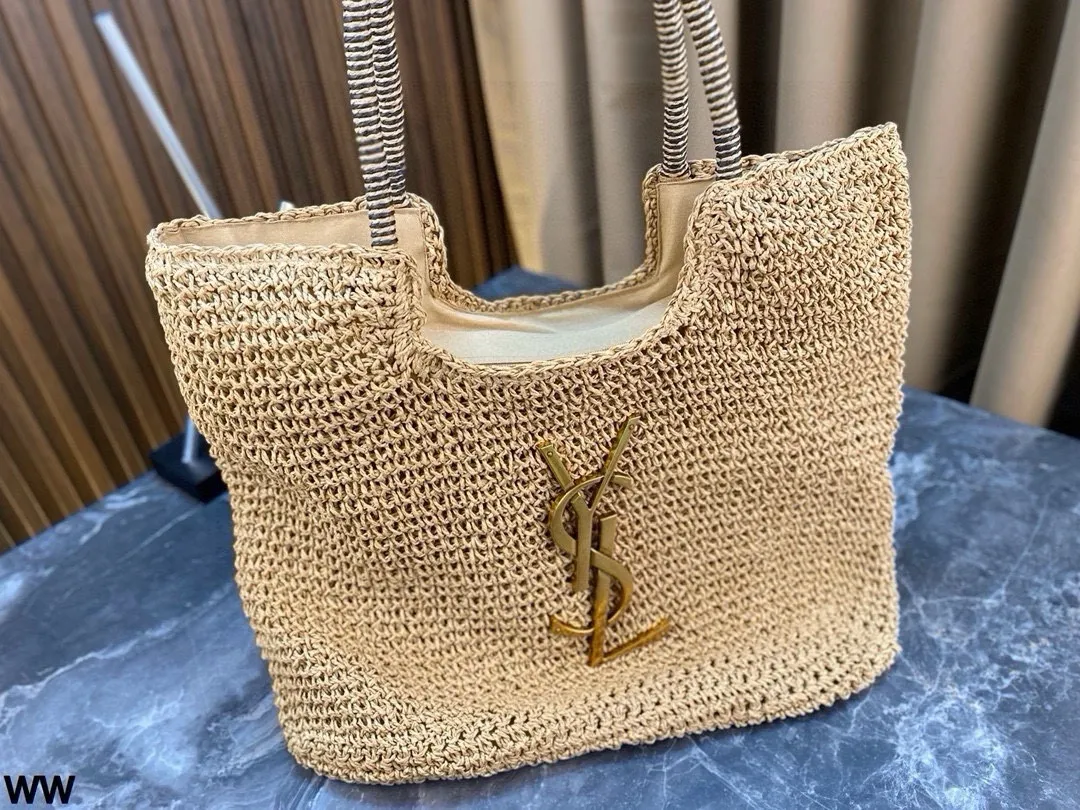p105 配盒🎁 YSL圣罗兰 新品拉菲草 草编镂空购物袋 可手拎可单肩 随时充满度假感的包包! 尺寸:45*31