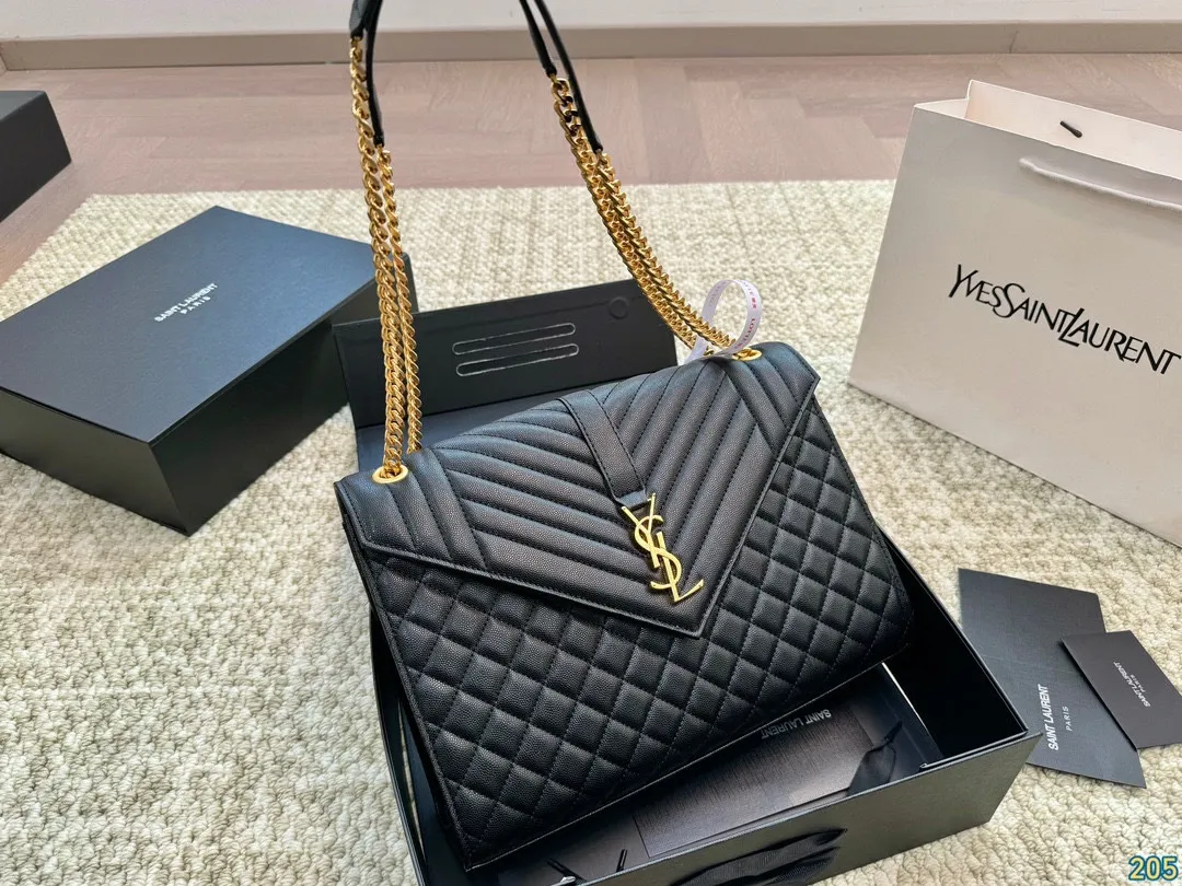 大号&yen;155折叠盒 圣罗兰YSL Envelope信封包 简约才是百搭公式。 复古又时髦，妥妥的街拍神器。 出街通勤都可。 容量很大，可肩背、斜挎。 搭配很显高级感。 是帅气女孩不可缺少的一款经典存在。 尺寸大号31 21