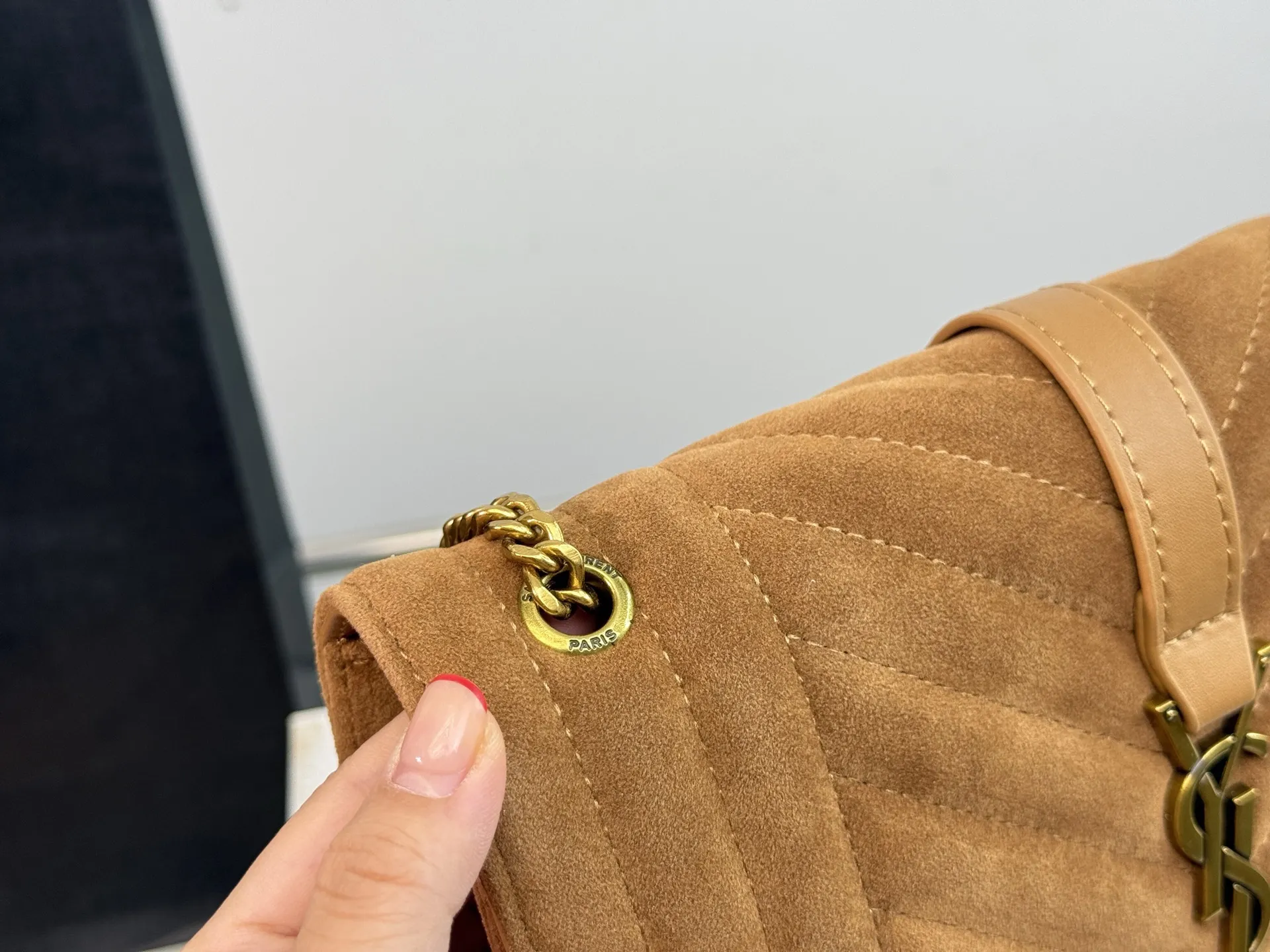 （飞机盒折叠盒⚠️）p165 圣罗兰YSL信封包 Lenvelope 信封包 经典包包推荐哦！ 特别适合秋天的一款哦亲！ ​size：24*17cm 立即抢购👉