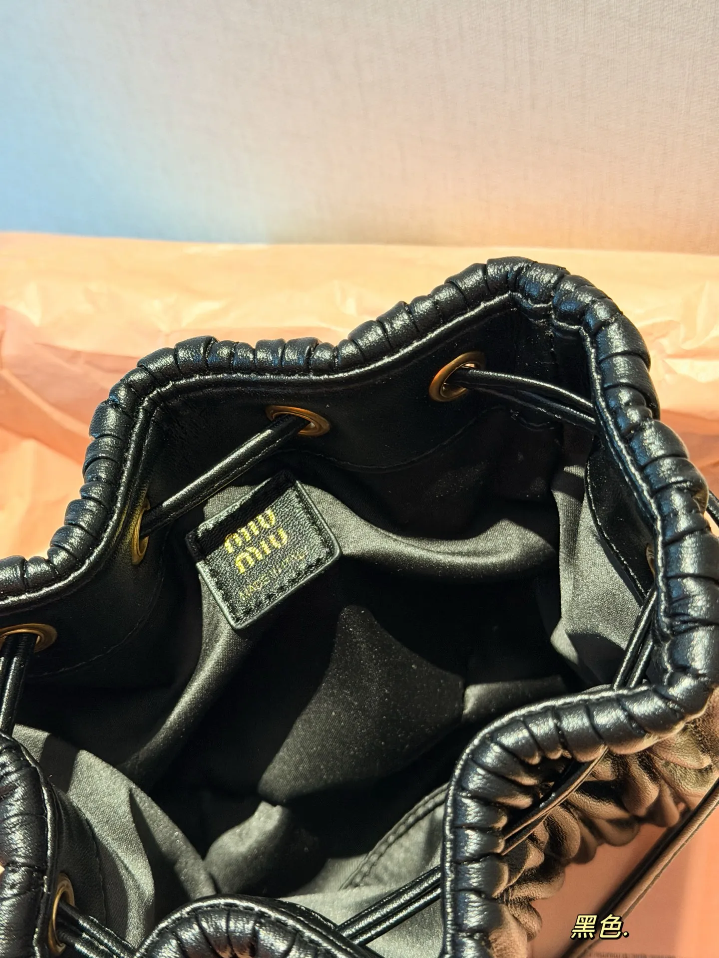 💰170 配盒 size：18*16cm miumiu新品小福袋~像烧麦一样的小包来啦 我的babymolly